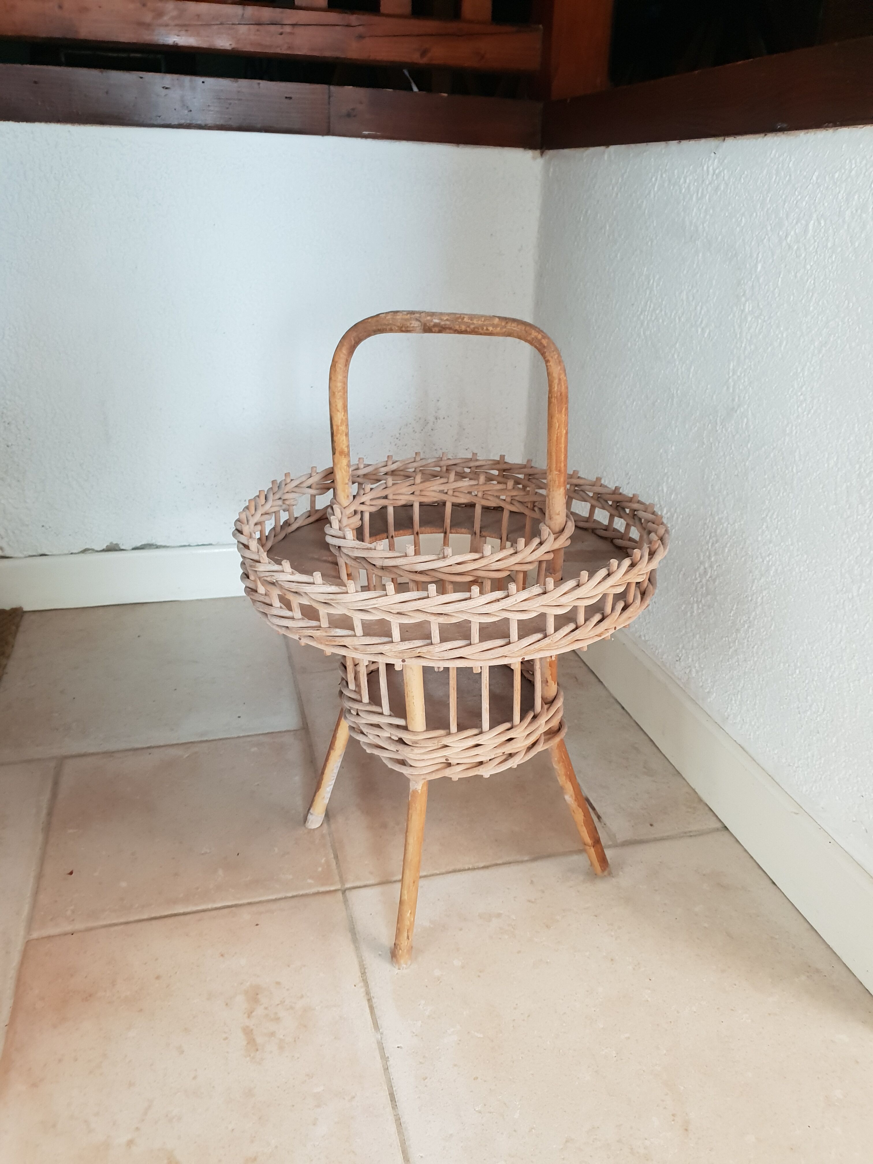 Portable rattan wicker bar from the 60's