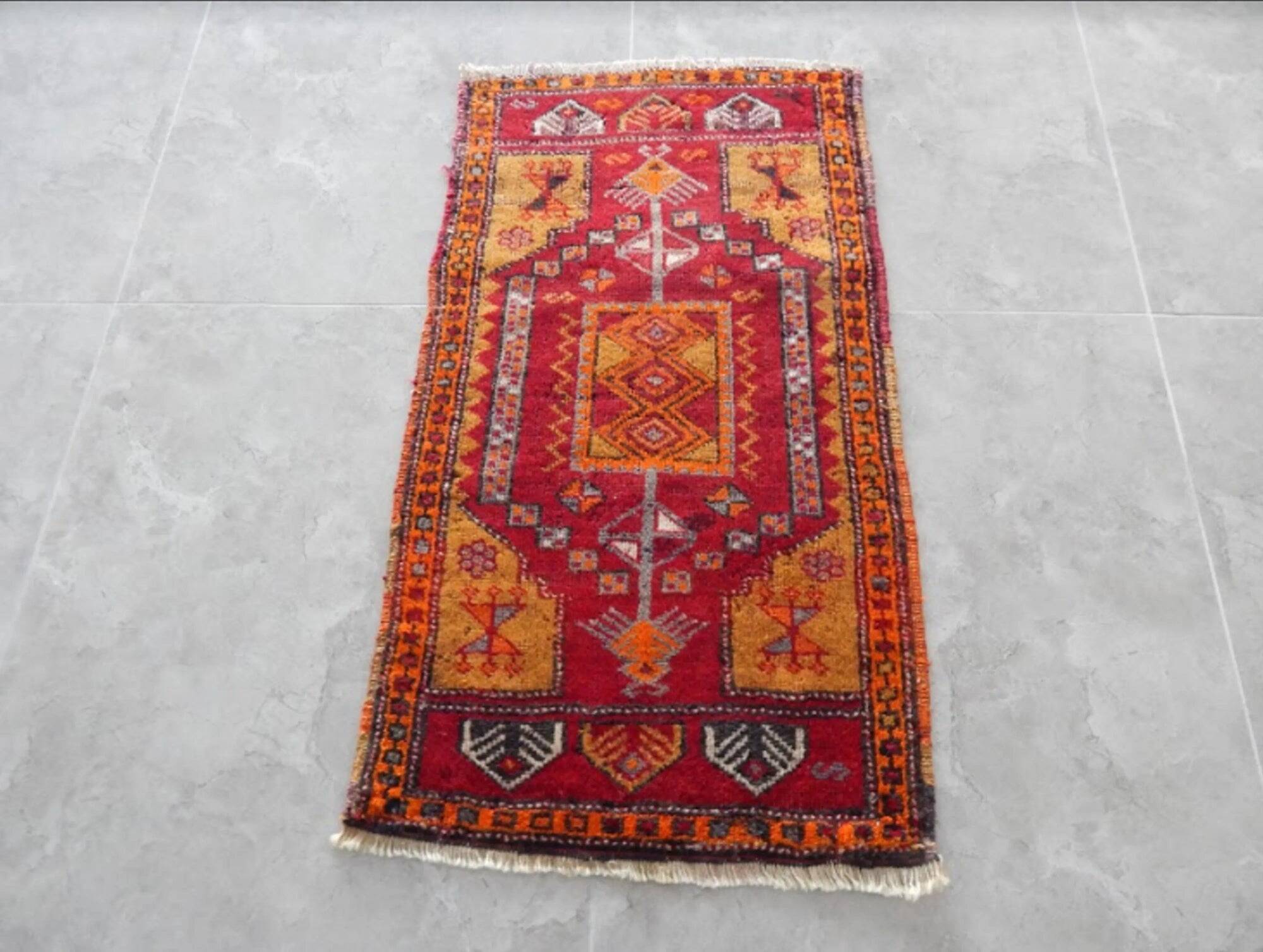Vintage Turkish hallway rug 54x96 cm