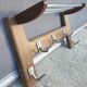 Wall-mounted entrance cloakroom in H with 5 hooks and hat racks