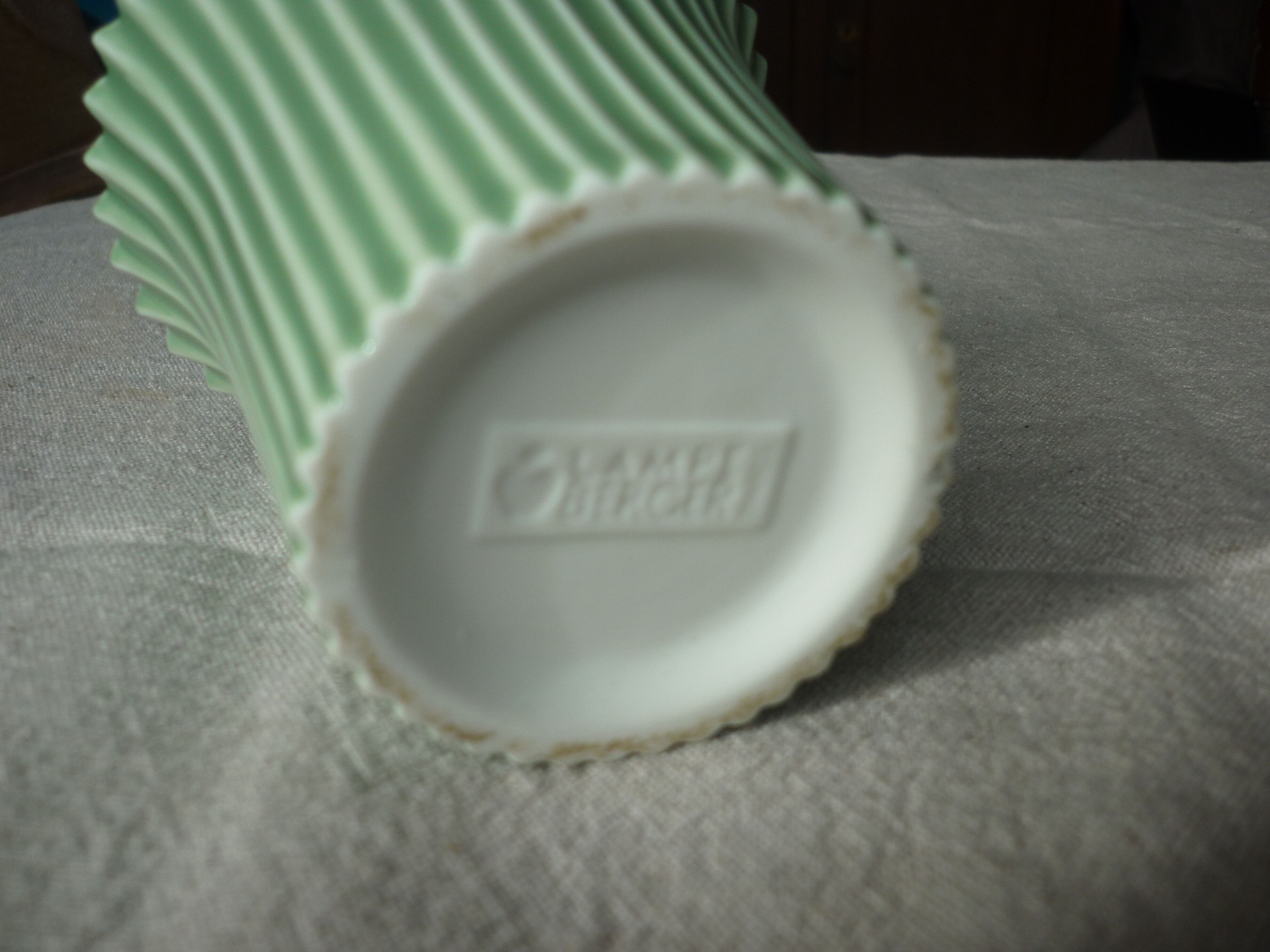 Green streaked cermal shepherd lamp