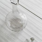 Carafe en verre soufflé torsadé avec bouchon