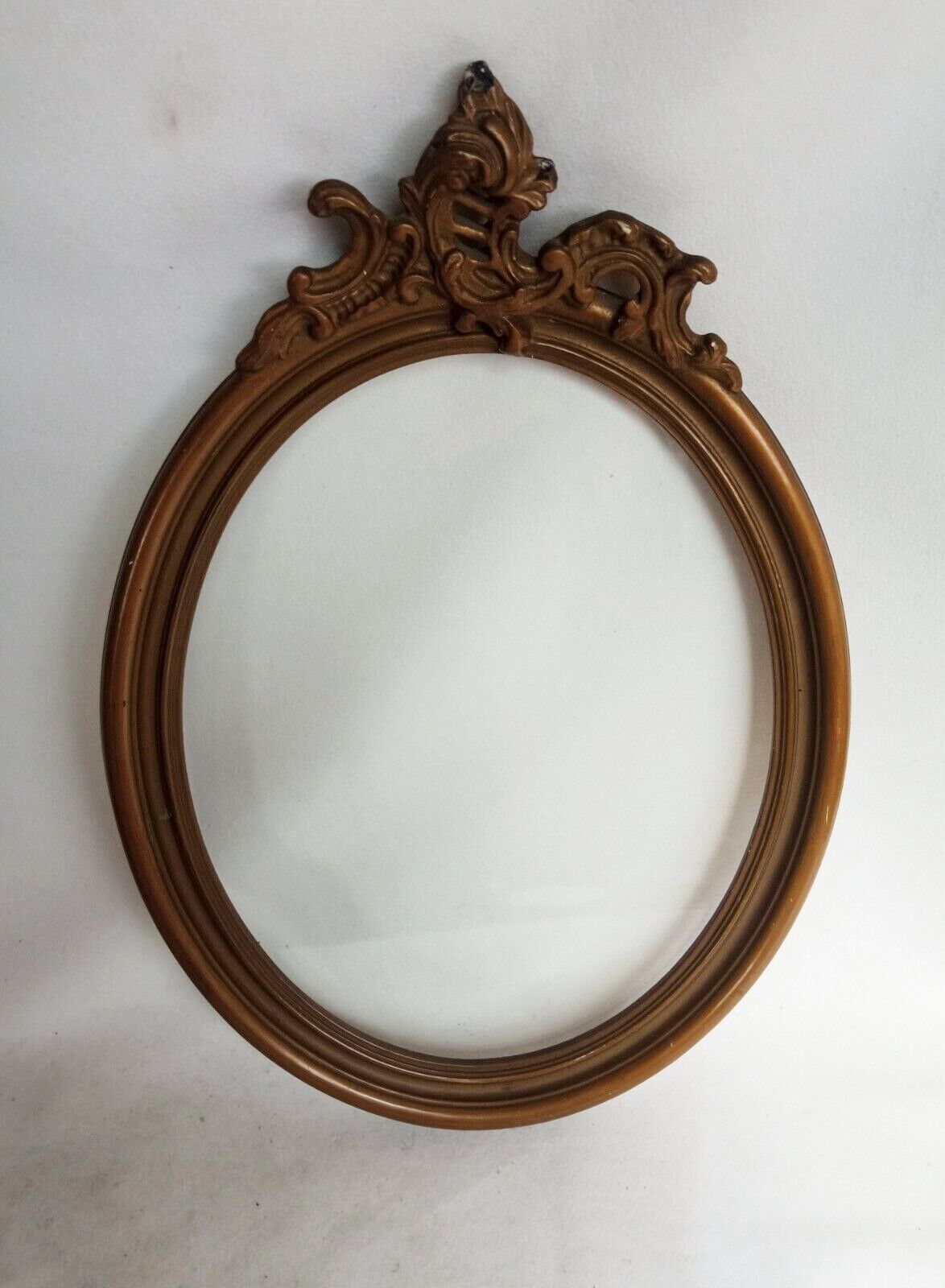 Old oval frame in wood and stucco + old glass glass blown - 27 x 21 cm