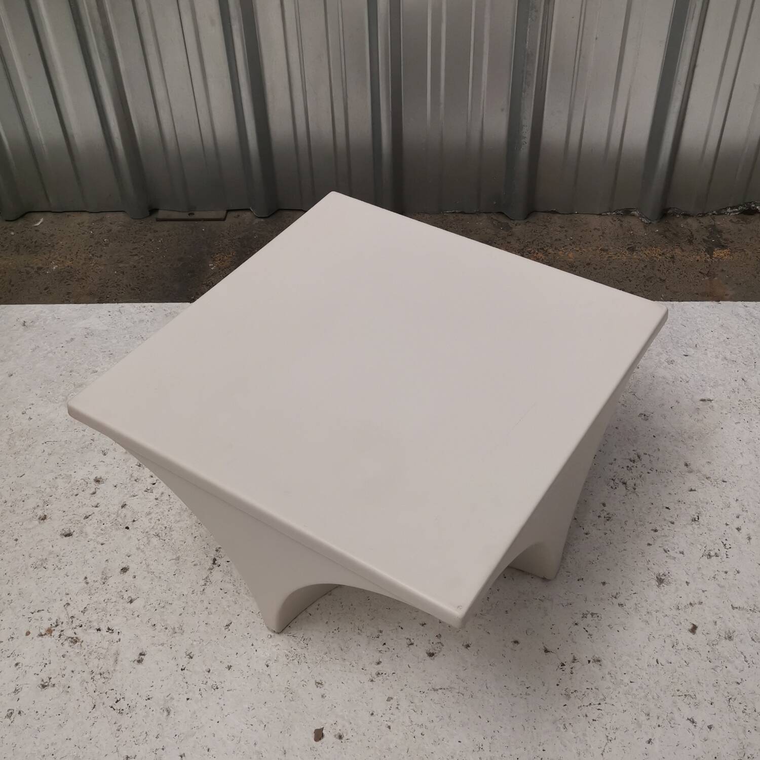 Quadrix coffee table, fibreglass, Alain Carré, Les Plastiques de Bourgogne