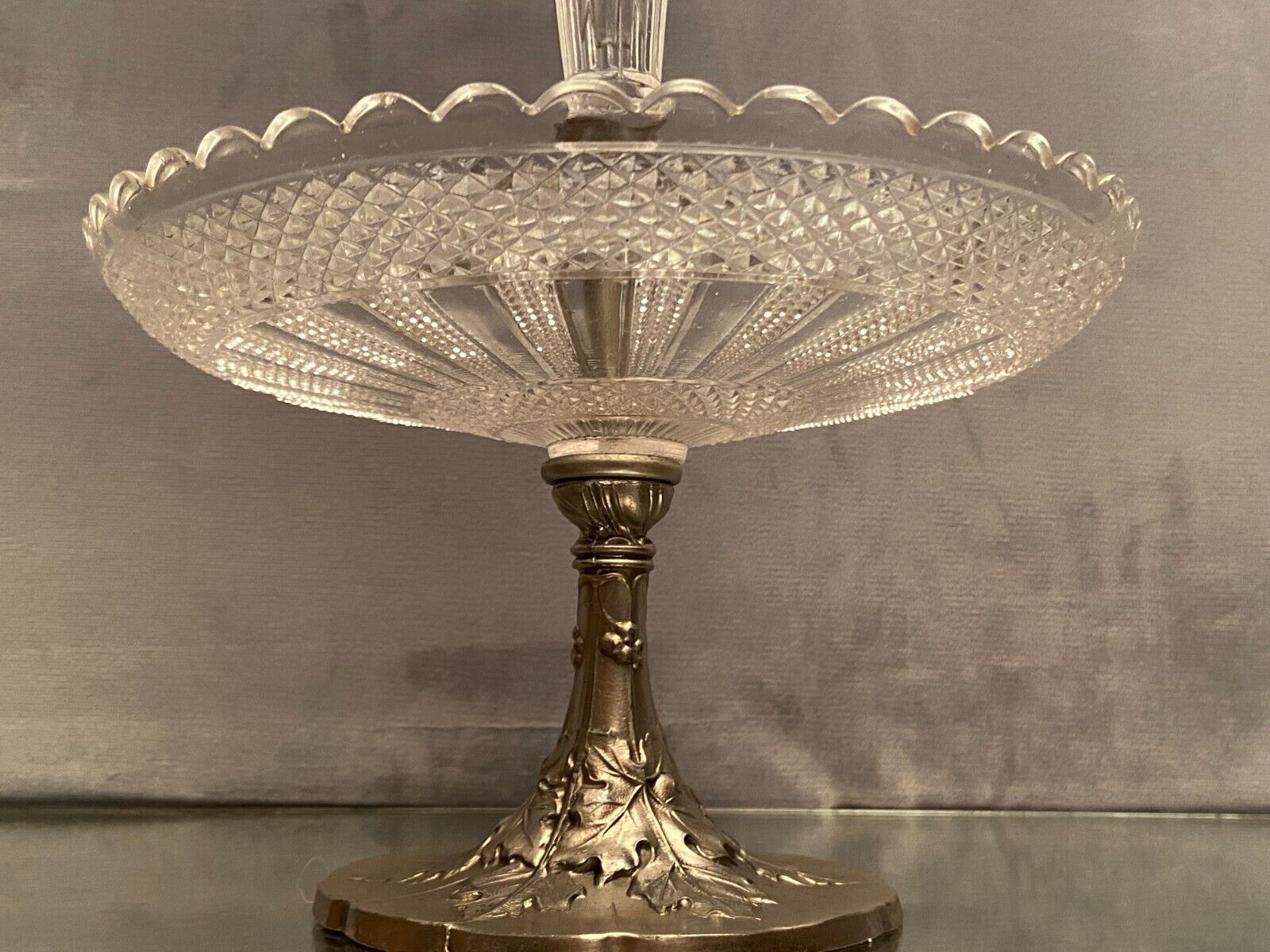 Centerpiece cup enhanced vase cornet crystal Val Saint Lambert late nineteenth