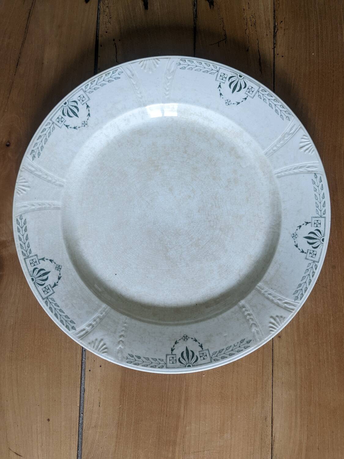 Iron earth dish, Gien, Clara