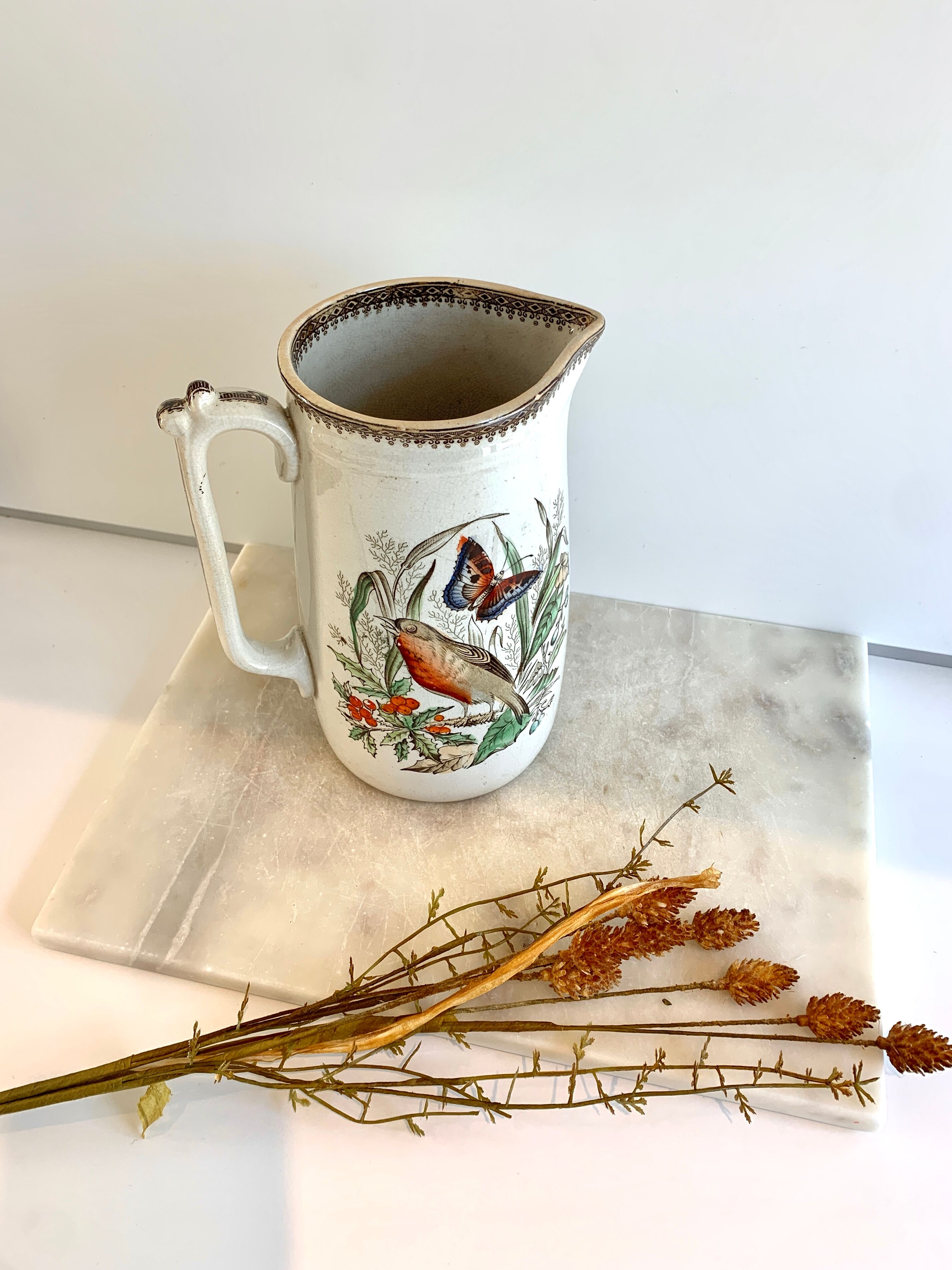 Pitcher red throat 50's