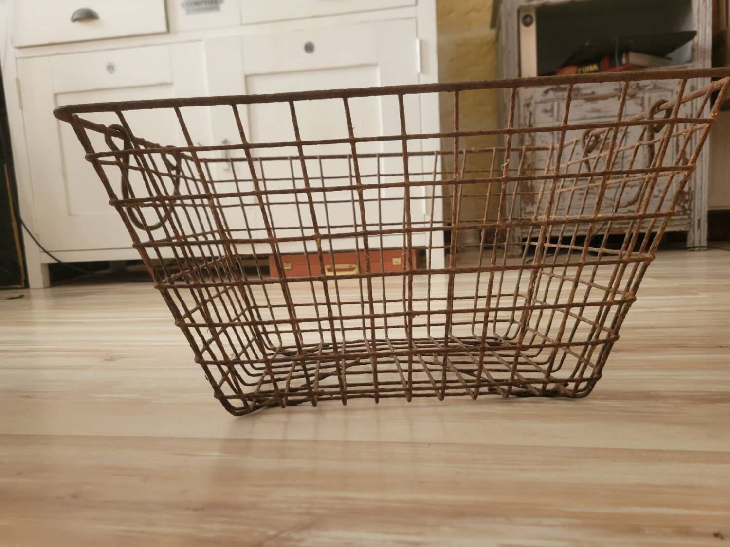 Man or oyster basket