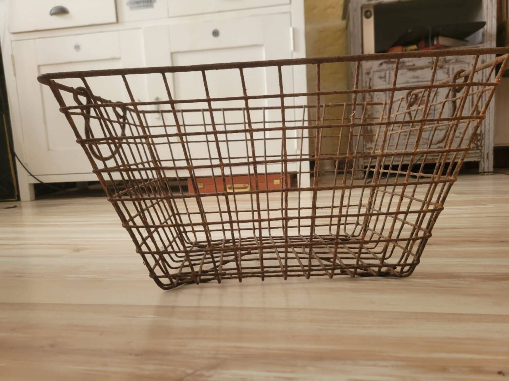 Man or oyster basket