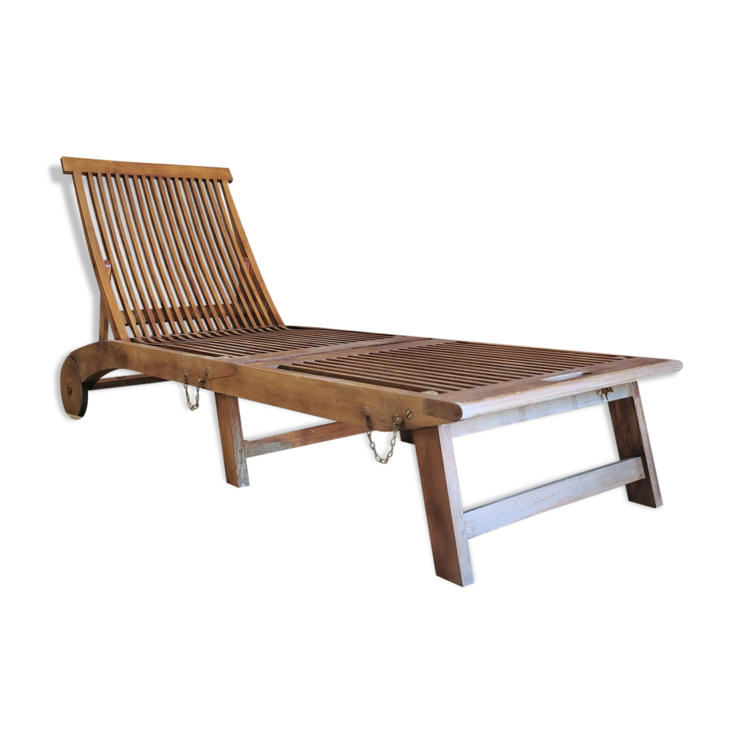 Solid teak lounge chair