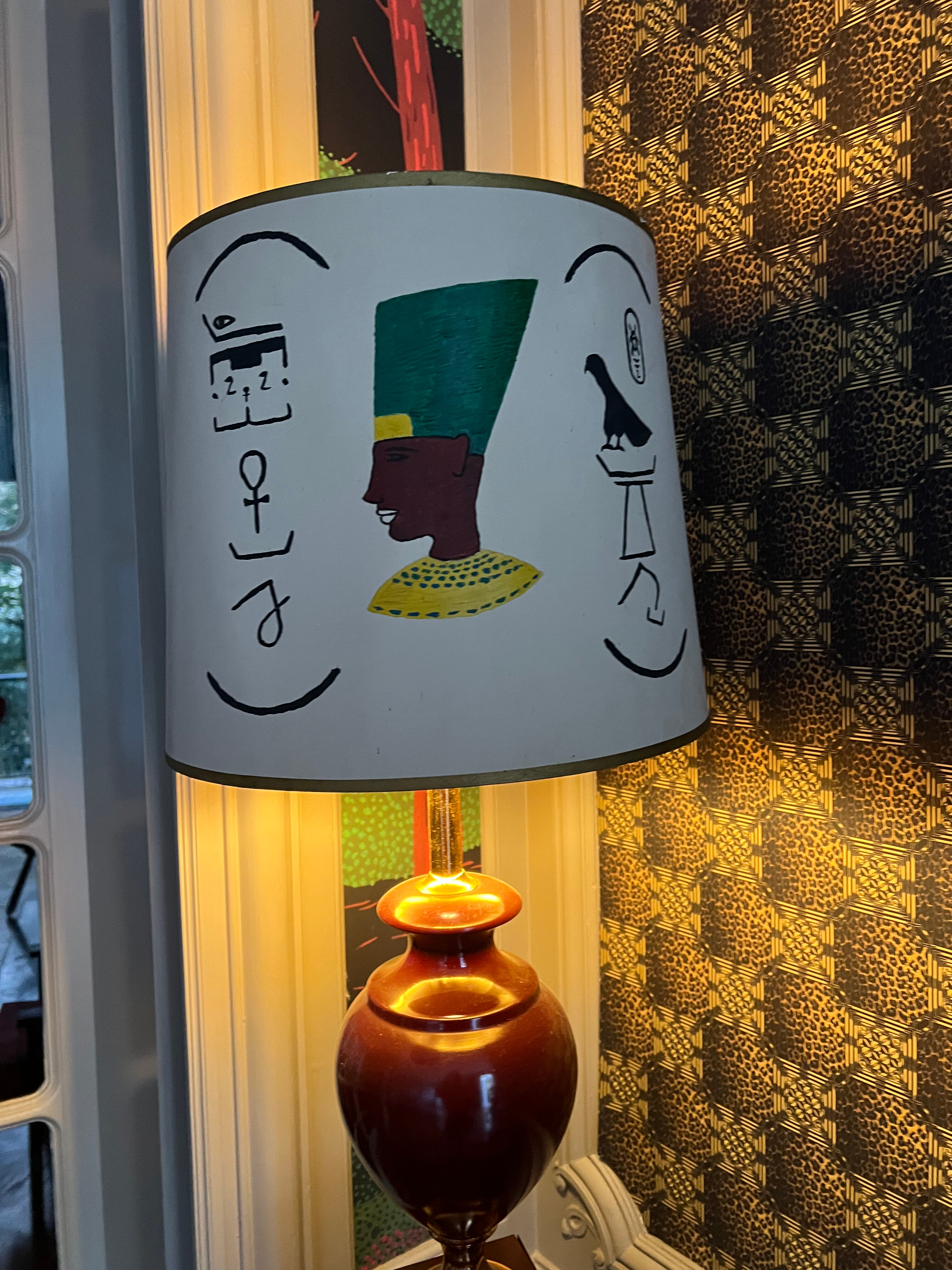 Ceramic and burgundy lacquered metal lamp