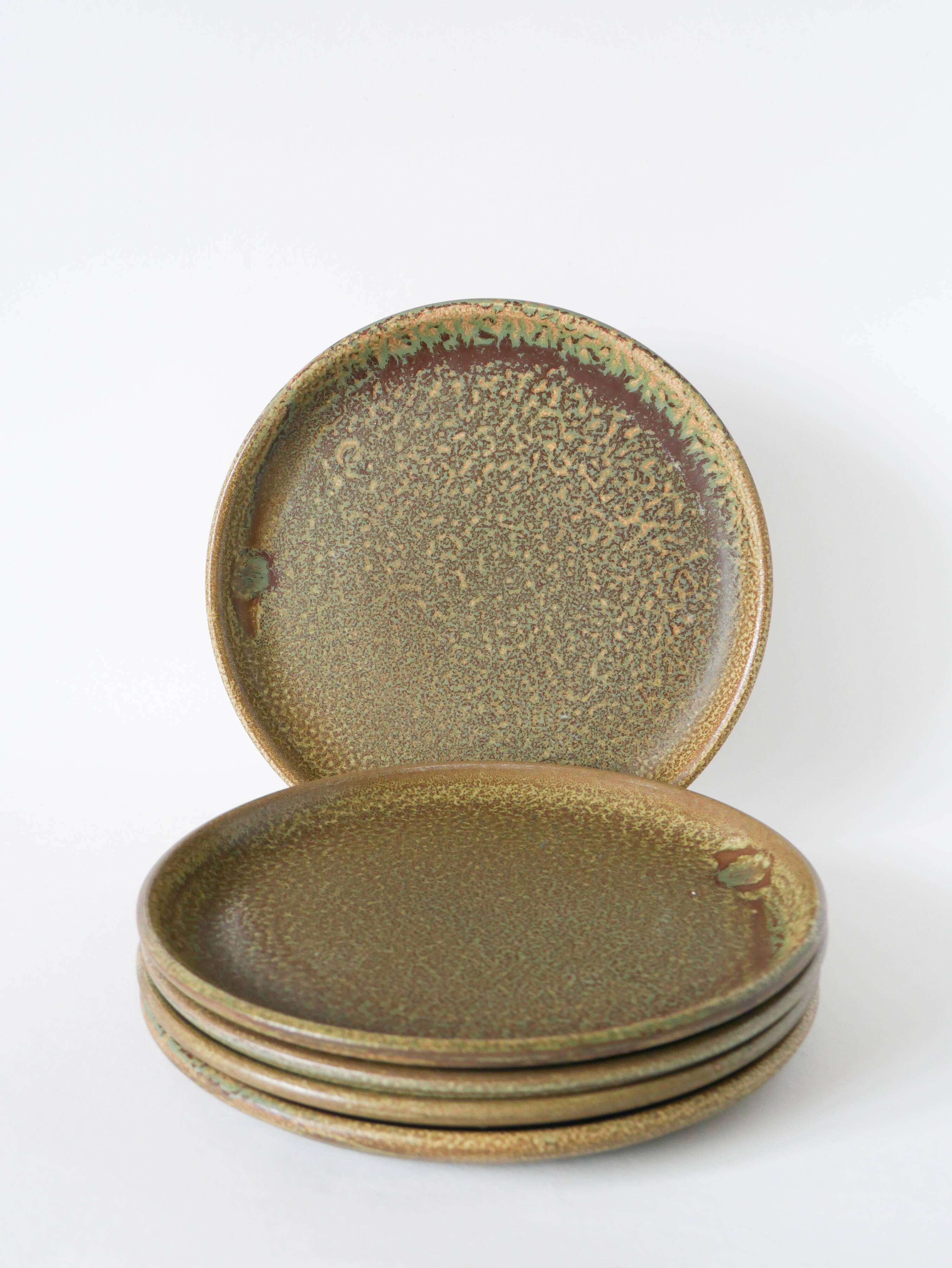 Lot de 5 assiettes plates en grès moucheté, Marron & Vert, Fabrication Arti