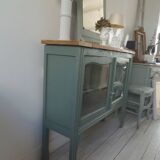 Console, sideboard, shallow display case sublimated in smoky green, wooden top.