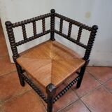 Corner mulched armchair