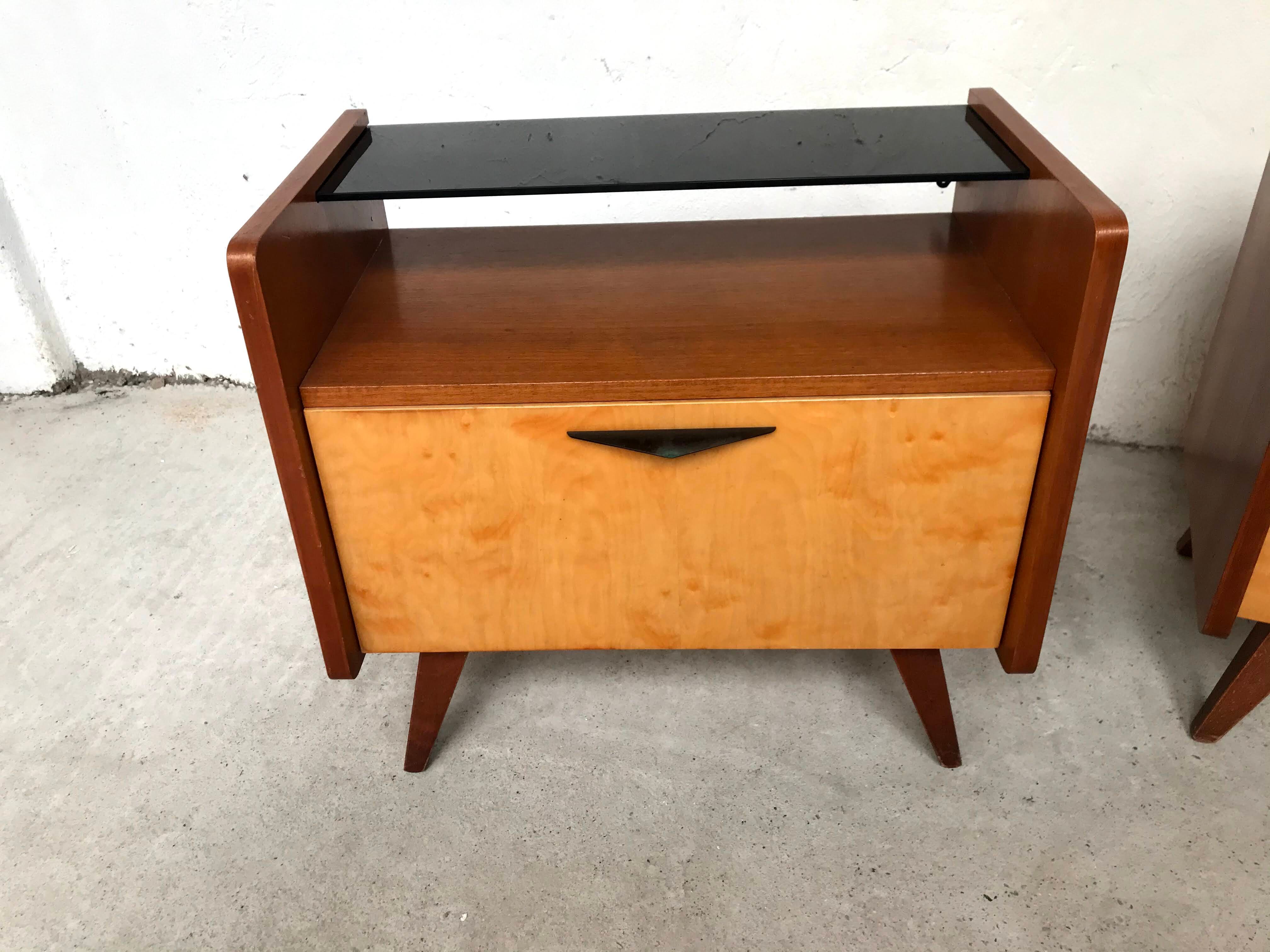 Chevets ou tables de nuit vintage années 60