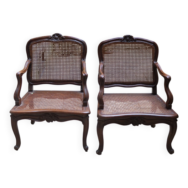 Paire des Fauteuils style Louis XV en bois et cannage
