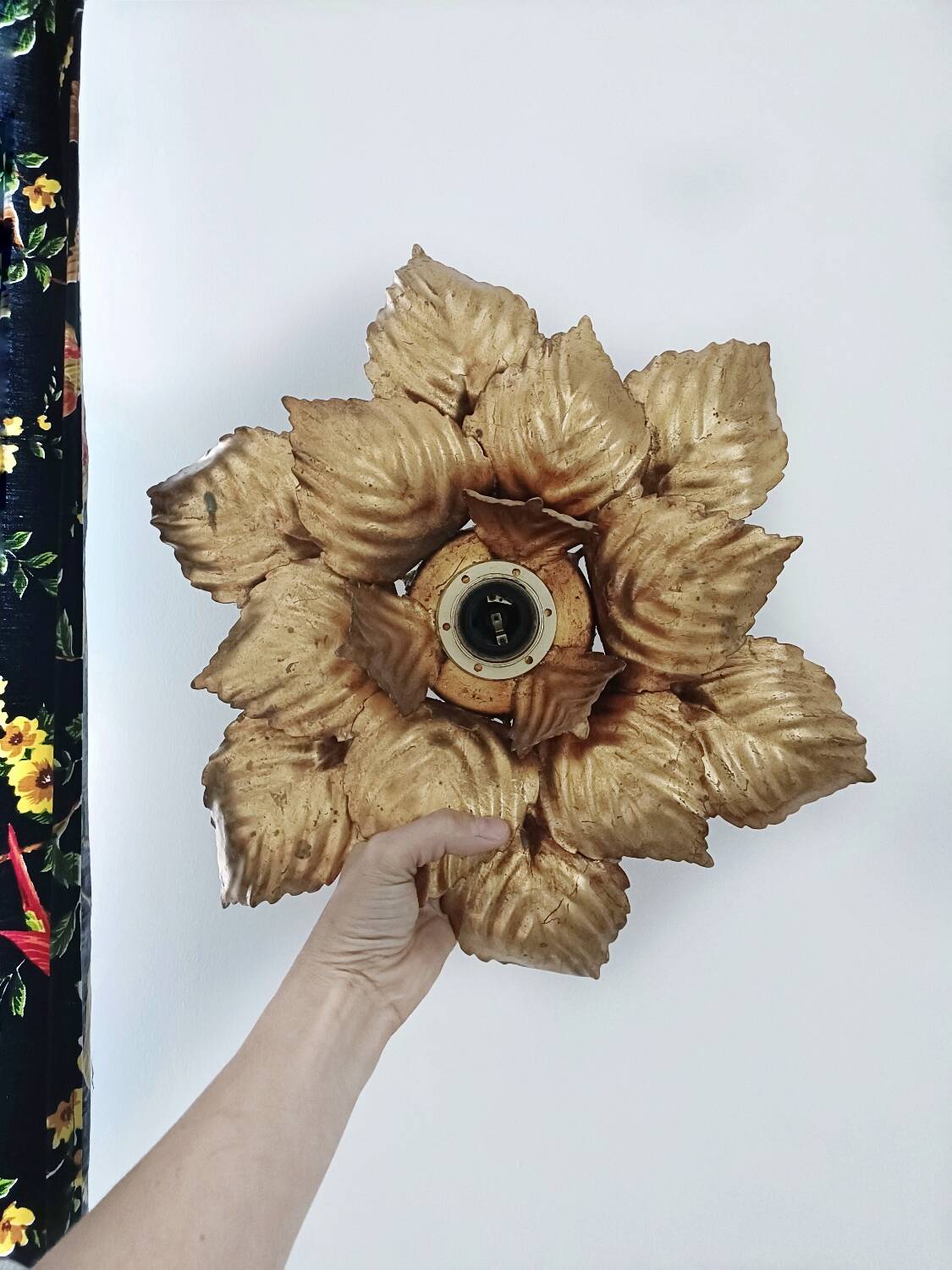 Gold Masca flower wall light