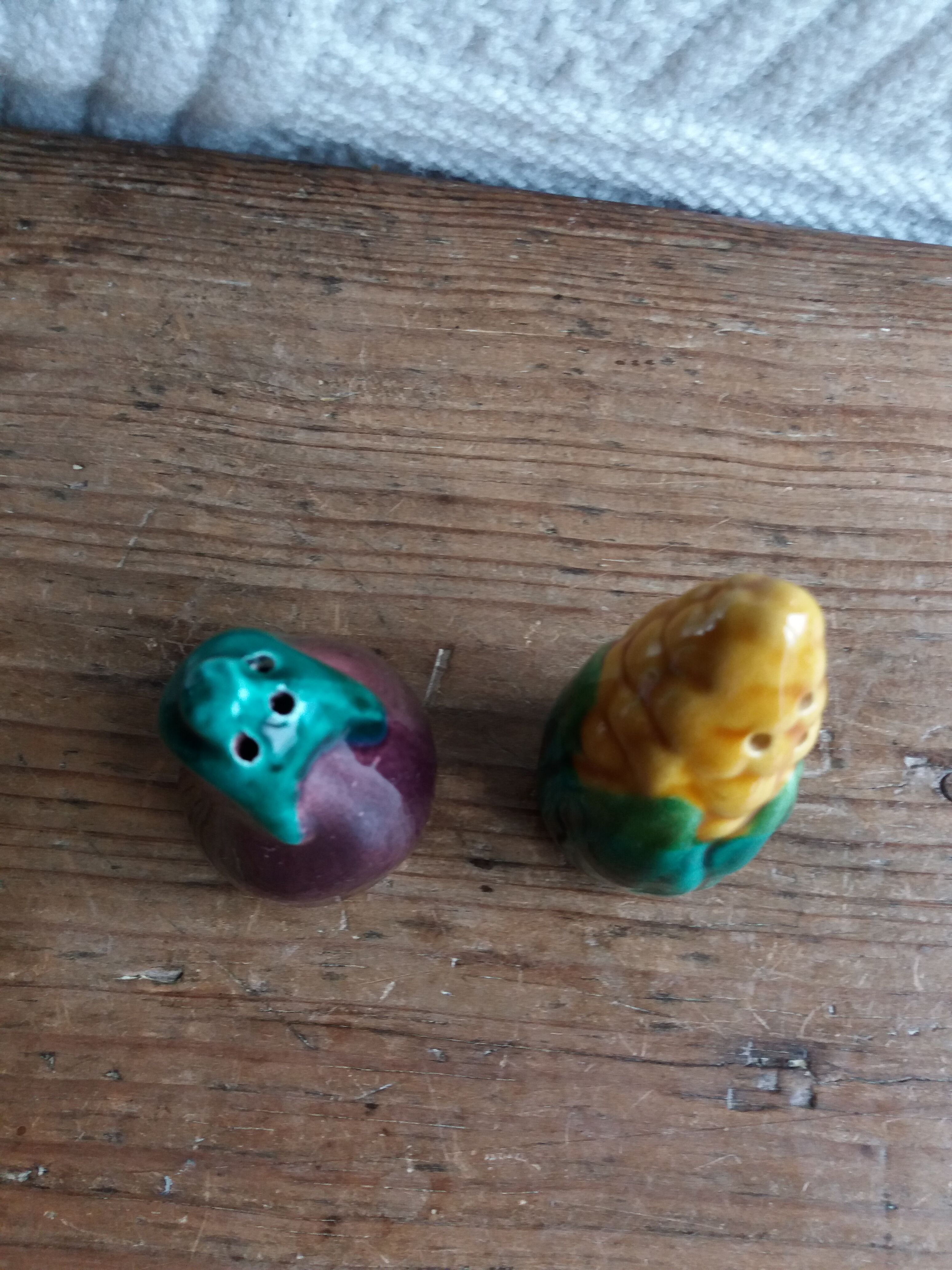 Slurry pepper and salt shaker