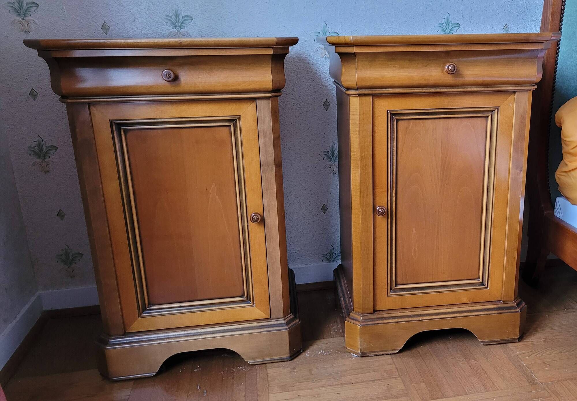 Set of 2 Bedside Tables