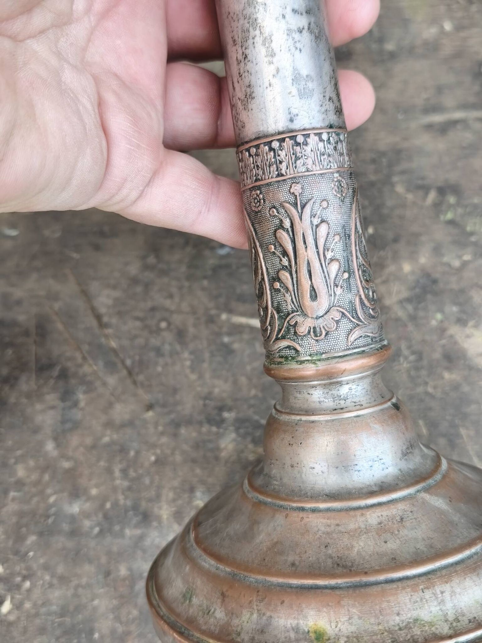 Paire de bougeoirs en cuivre XIXe