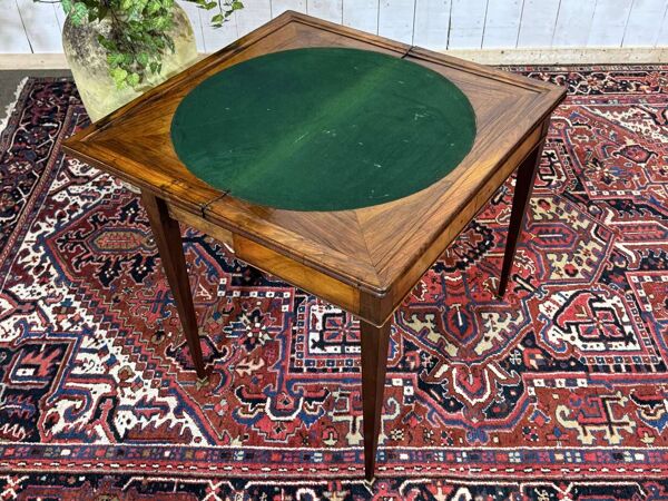 Table à jeux XIXème en acajou et noyer