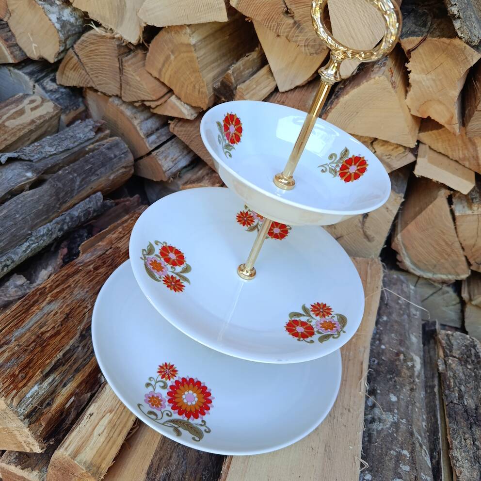 SERVANT PRESENTATION IN PORCELAIN