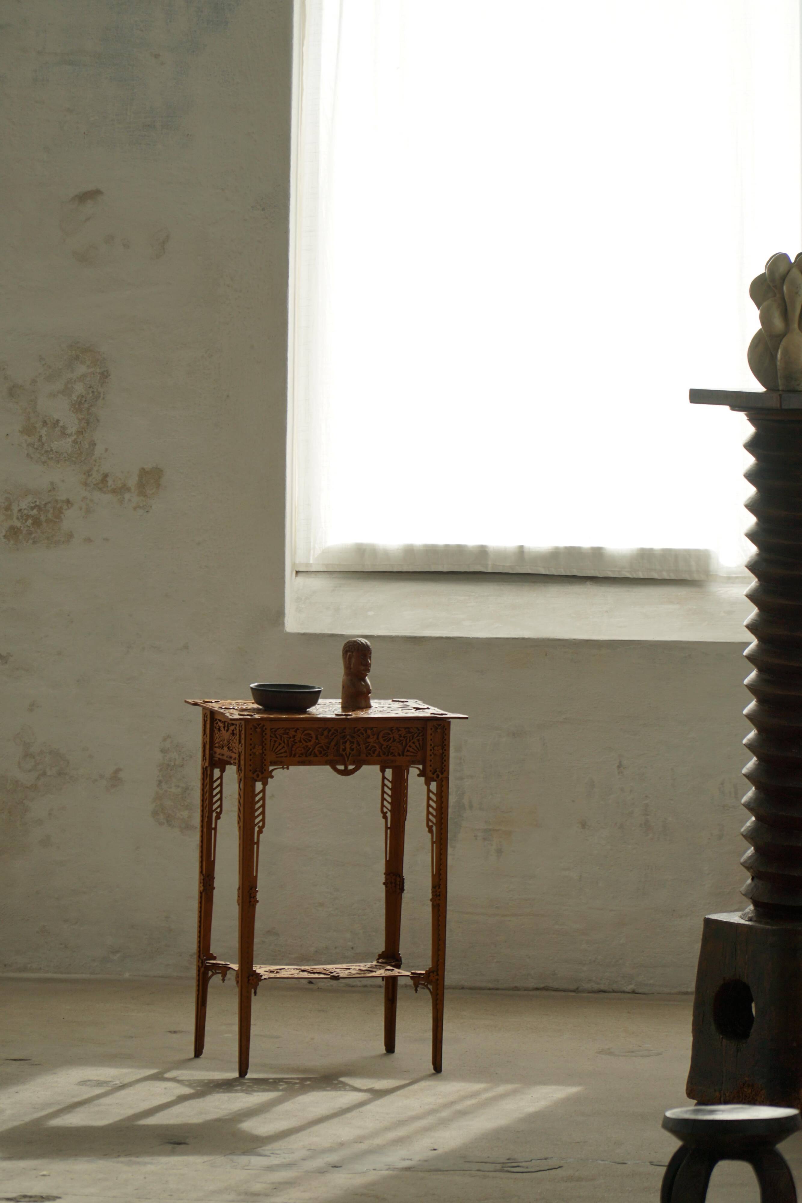 Console / Carved Side Table in Chippendale Style from the 20th Century with Storage