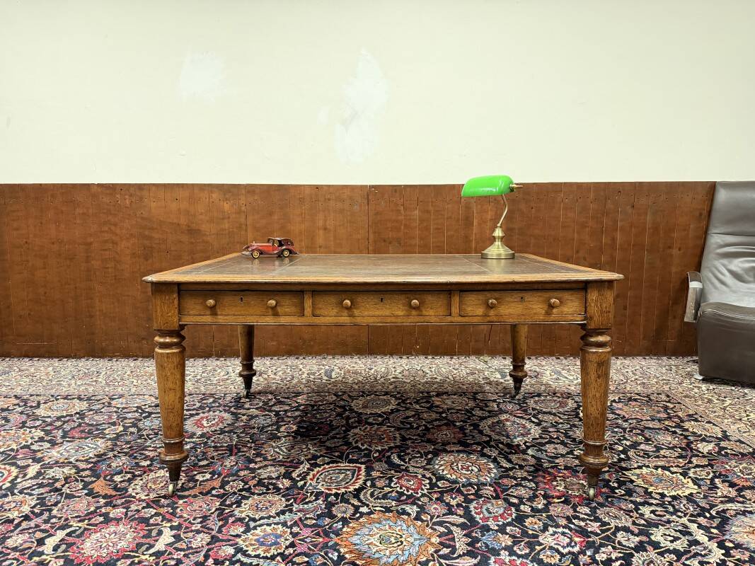 Classic English Writing Desk Partnerdesk