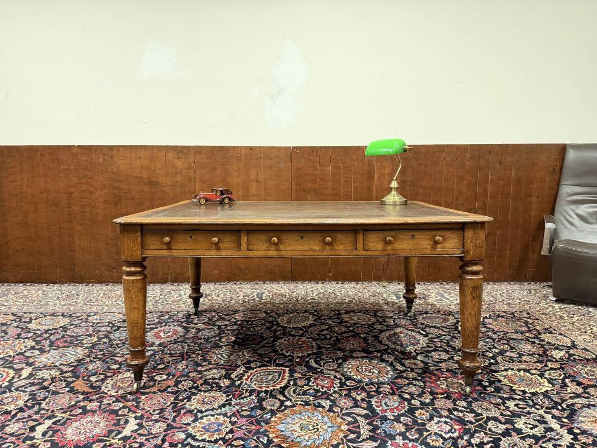 Classic English Writing Desk Partnerdesk