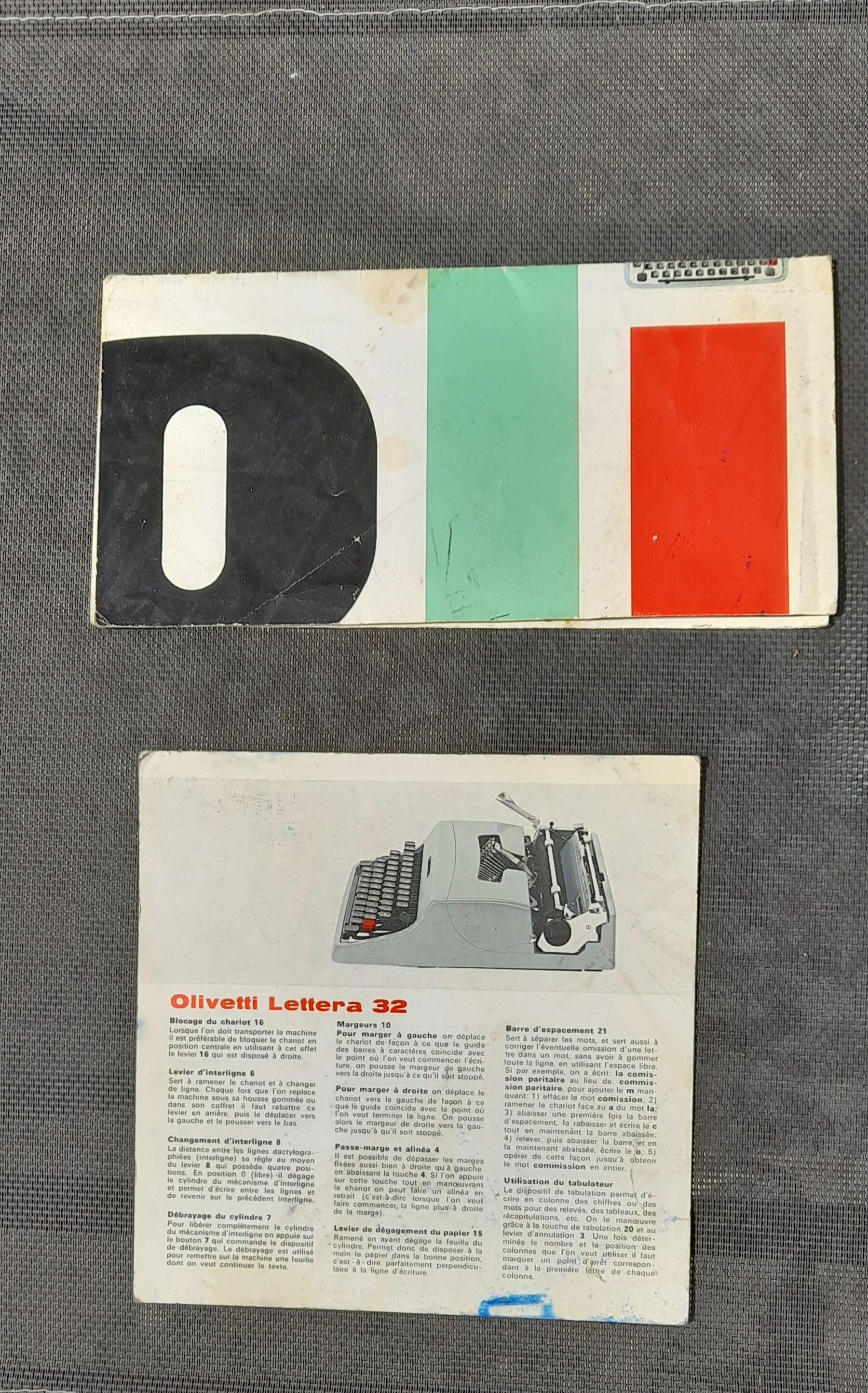 Typewriter Olivetti Lettera 32