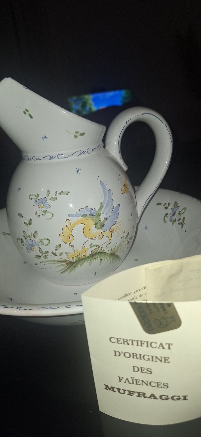 Vase Moustiers workshop A.Baratta (A.B)