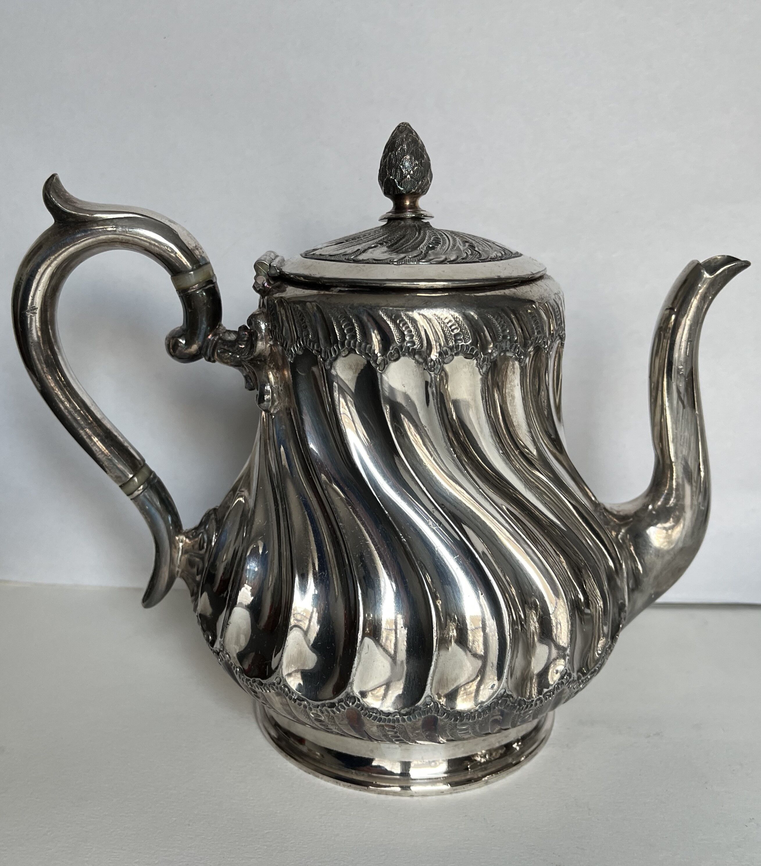 Silver metal tea and coffee set