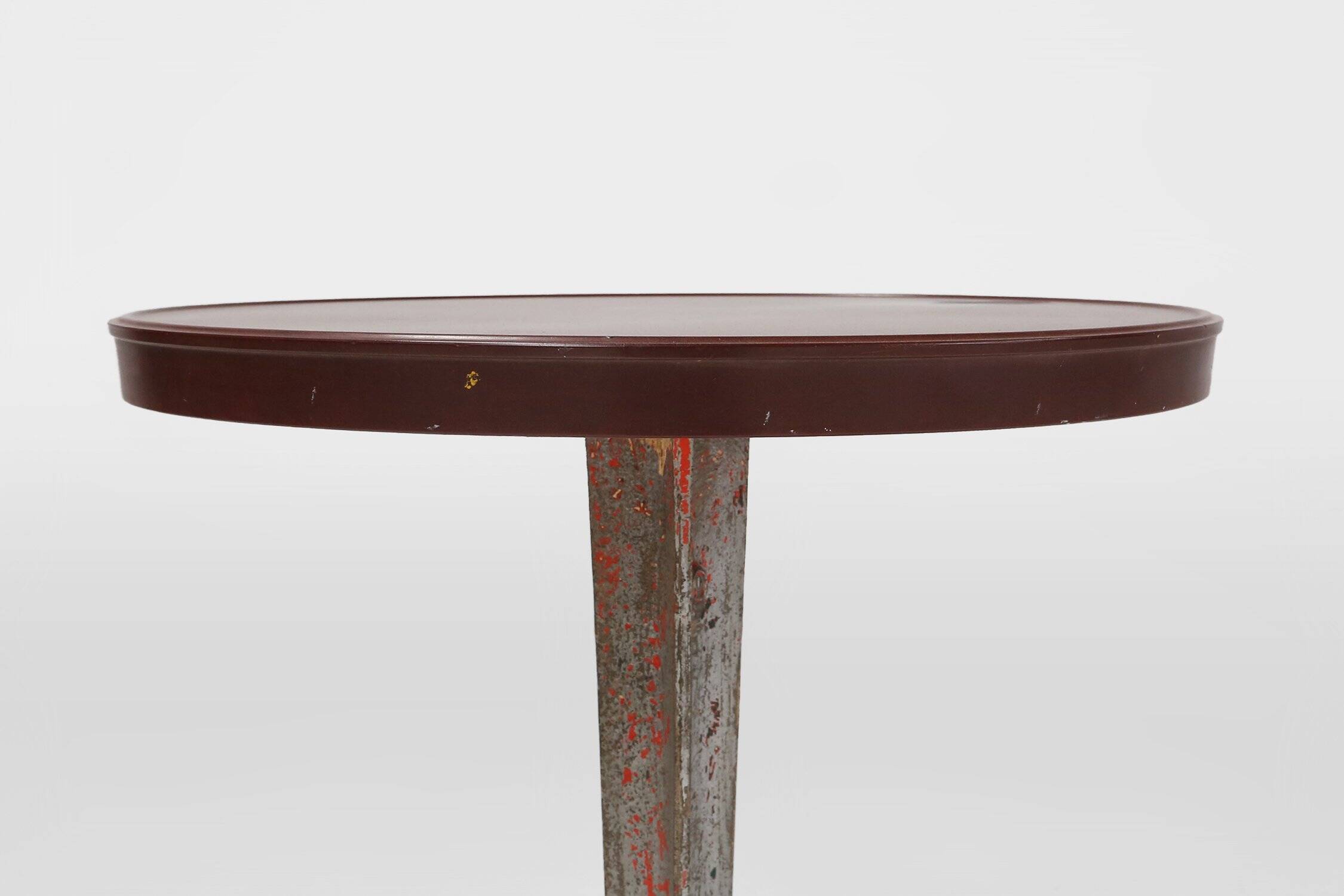 Table de bistrot avec plateau en bakélite par Louis Vuitton pour Rex, France, années 1930.
