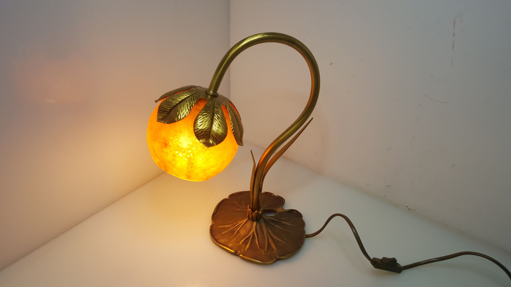 Bronze water lily foot lamp and Art Nouveau style glass paste
