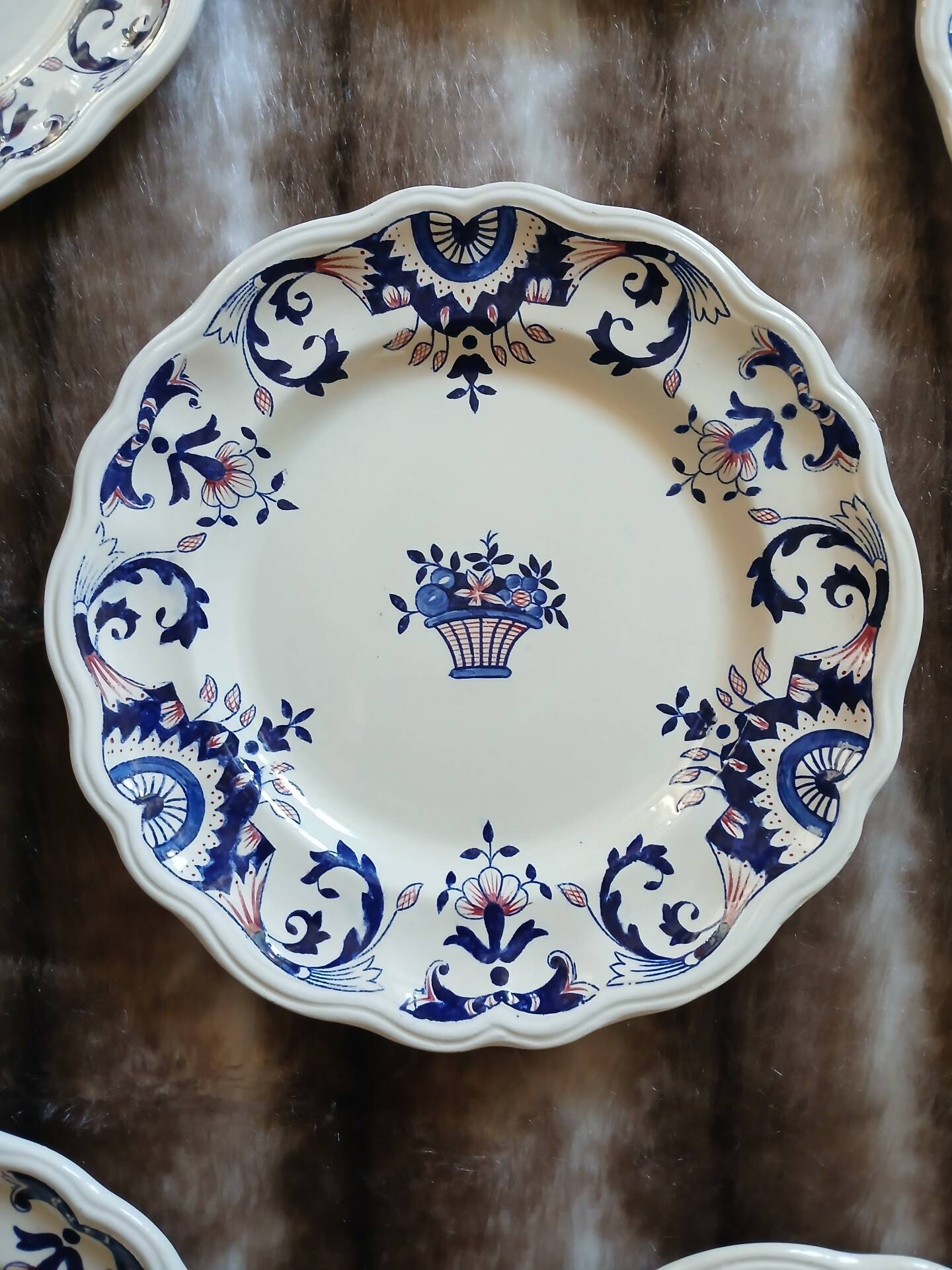 8 flat plates in Longchamp ironstone