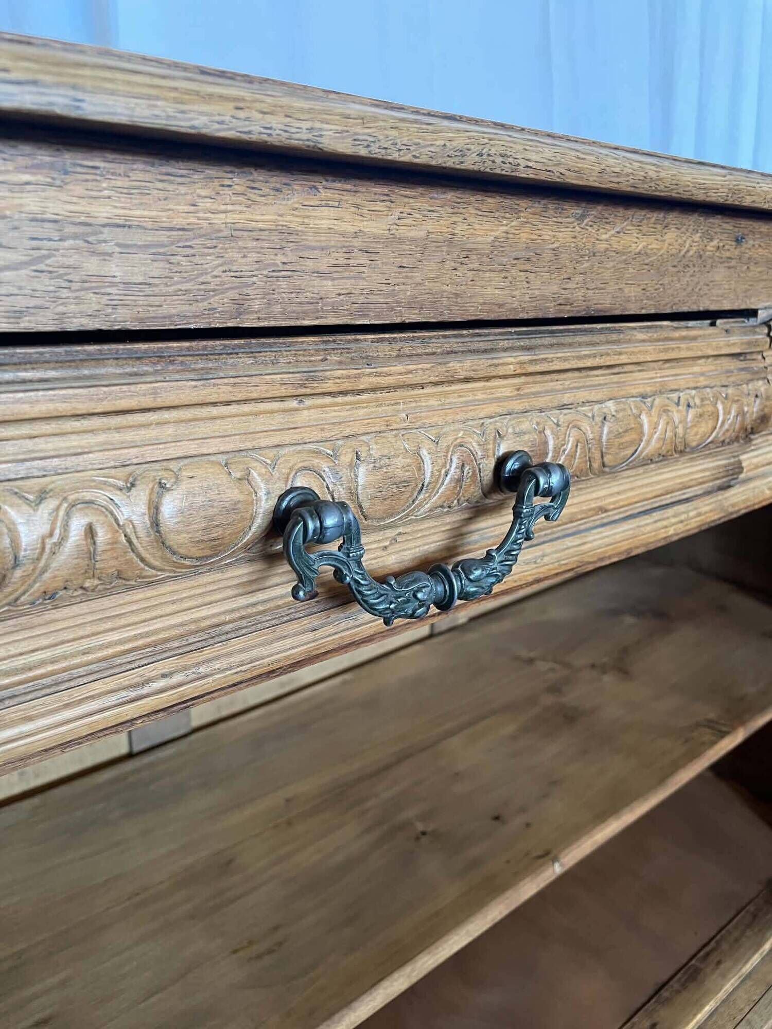 Antique carved oak sideboard – Late 19th century