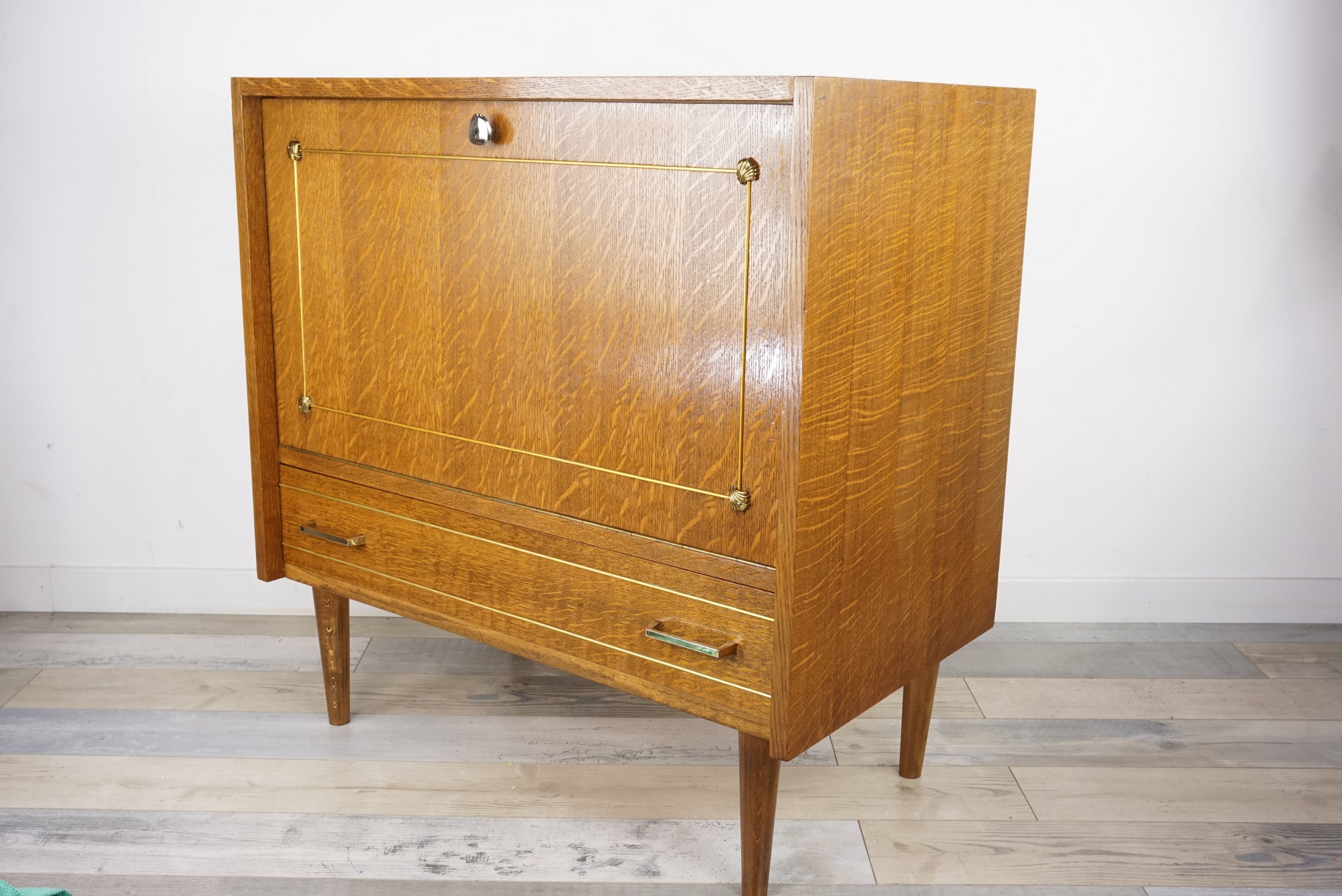 Bar storage in oak and brass, 50s - 60s