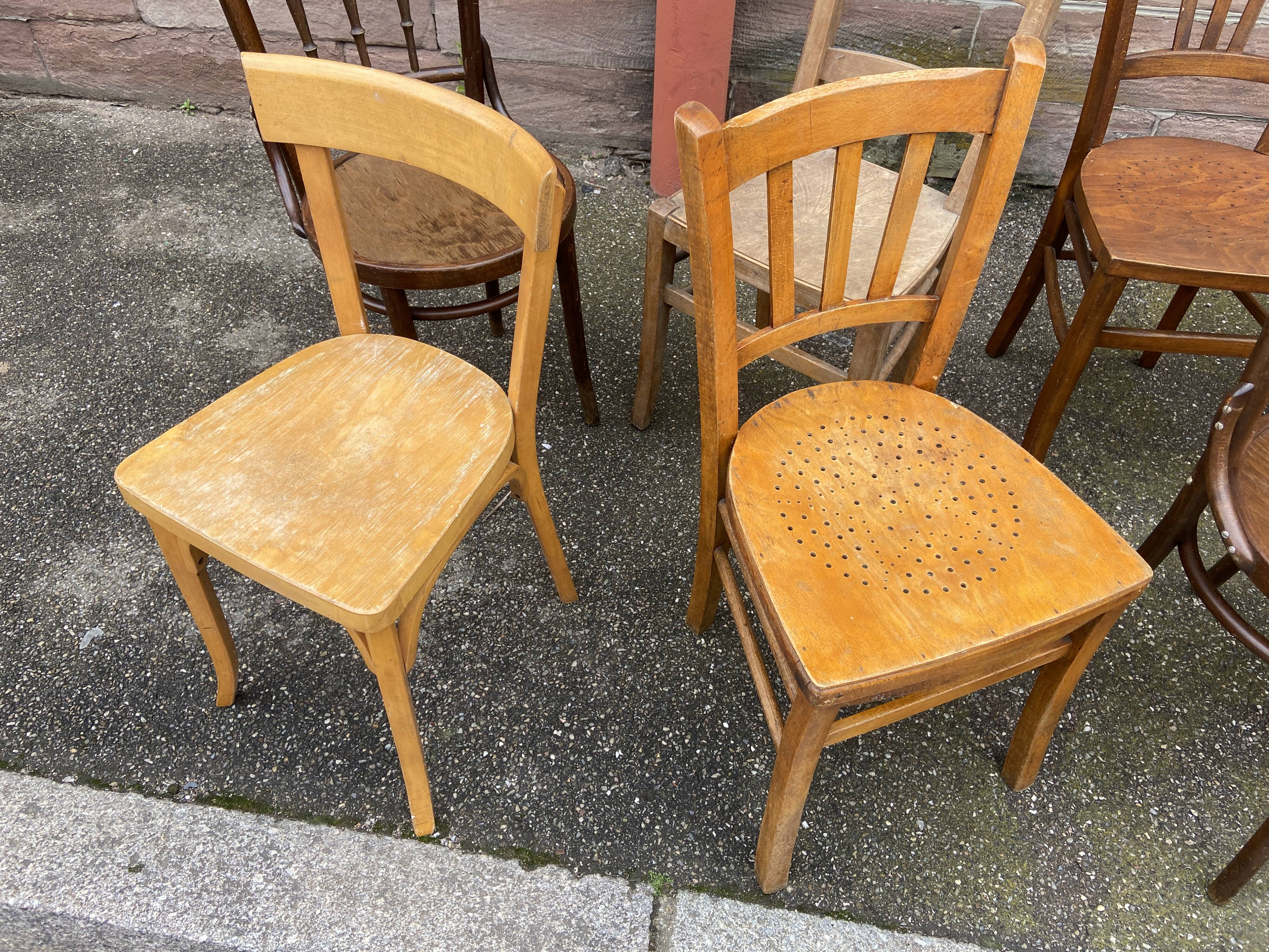 Lot de 10 chaises bistrot dépareillé vintage