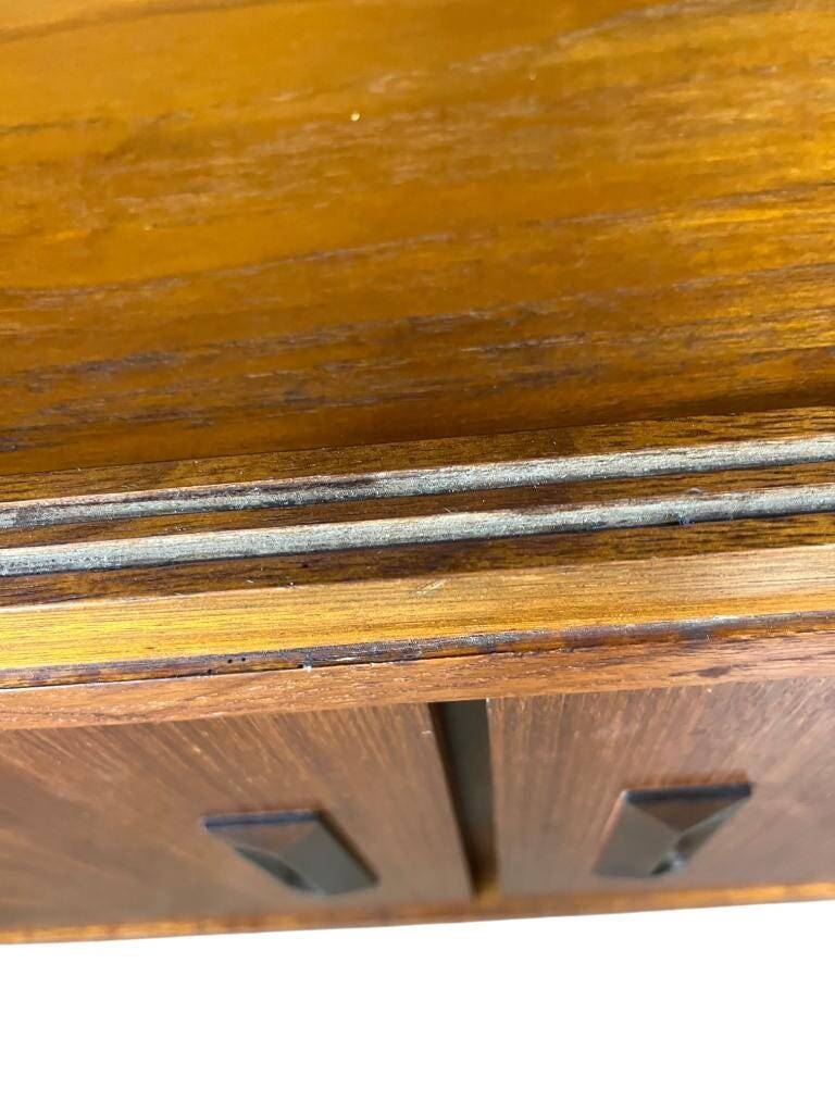 Vintage wooden bookcase/sideboard/bar