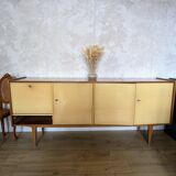 Vintage sideboard from the 50s/60s with tapered legs in a Scandinavian style.