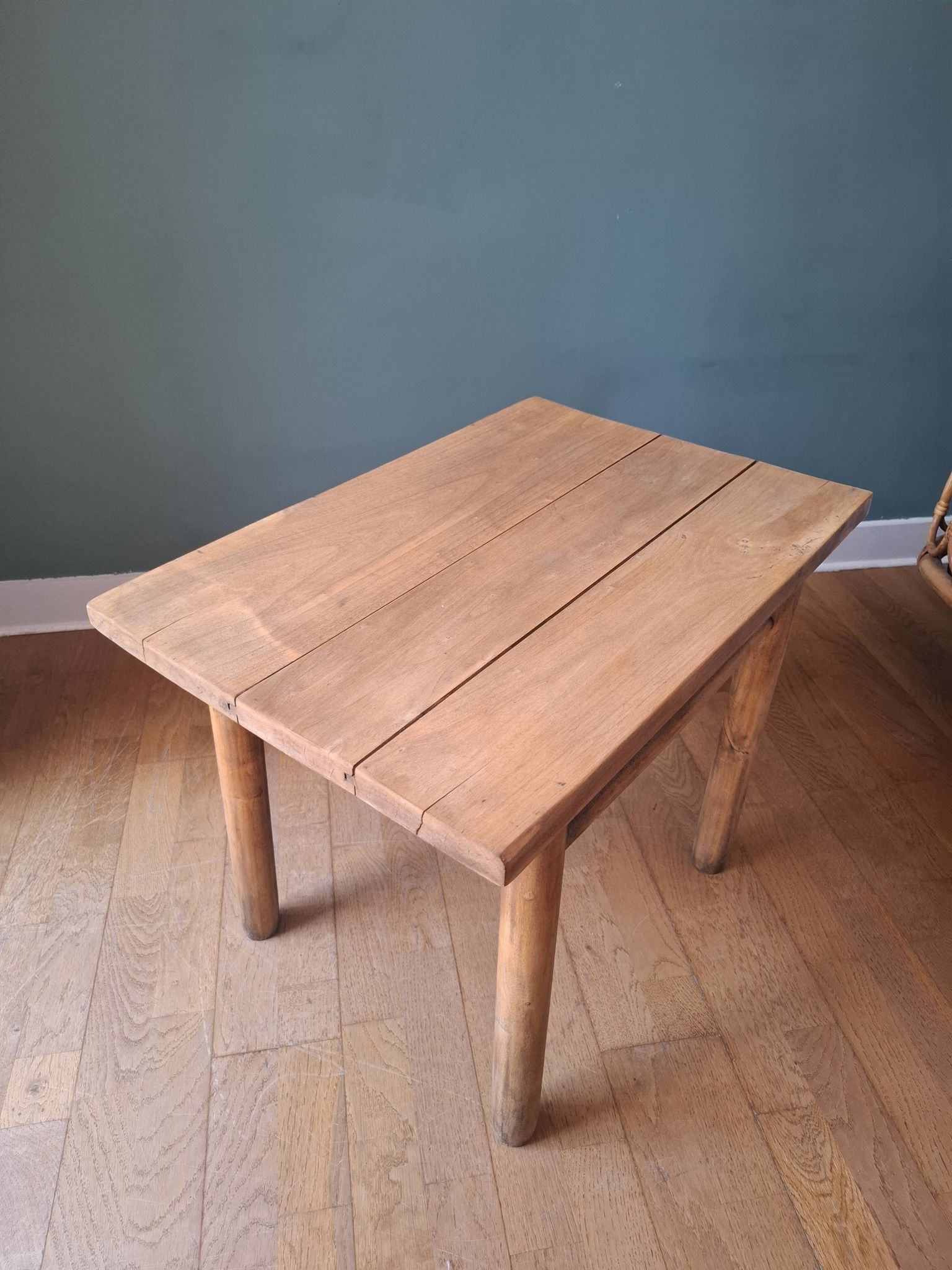 Table d'appoint brutaliste