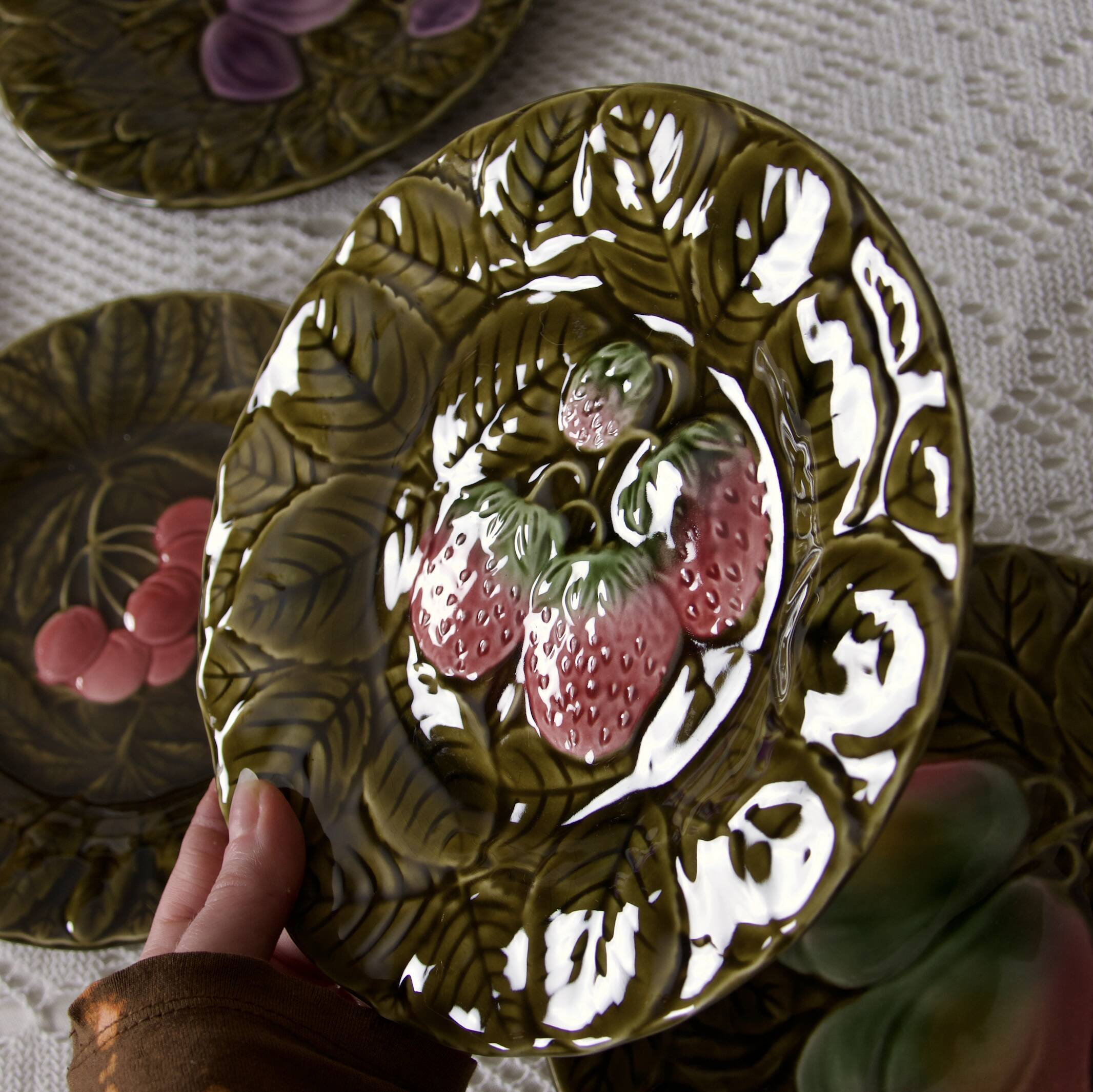 6 Sarreguemines slip plates, green model