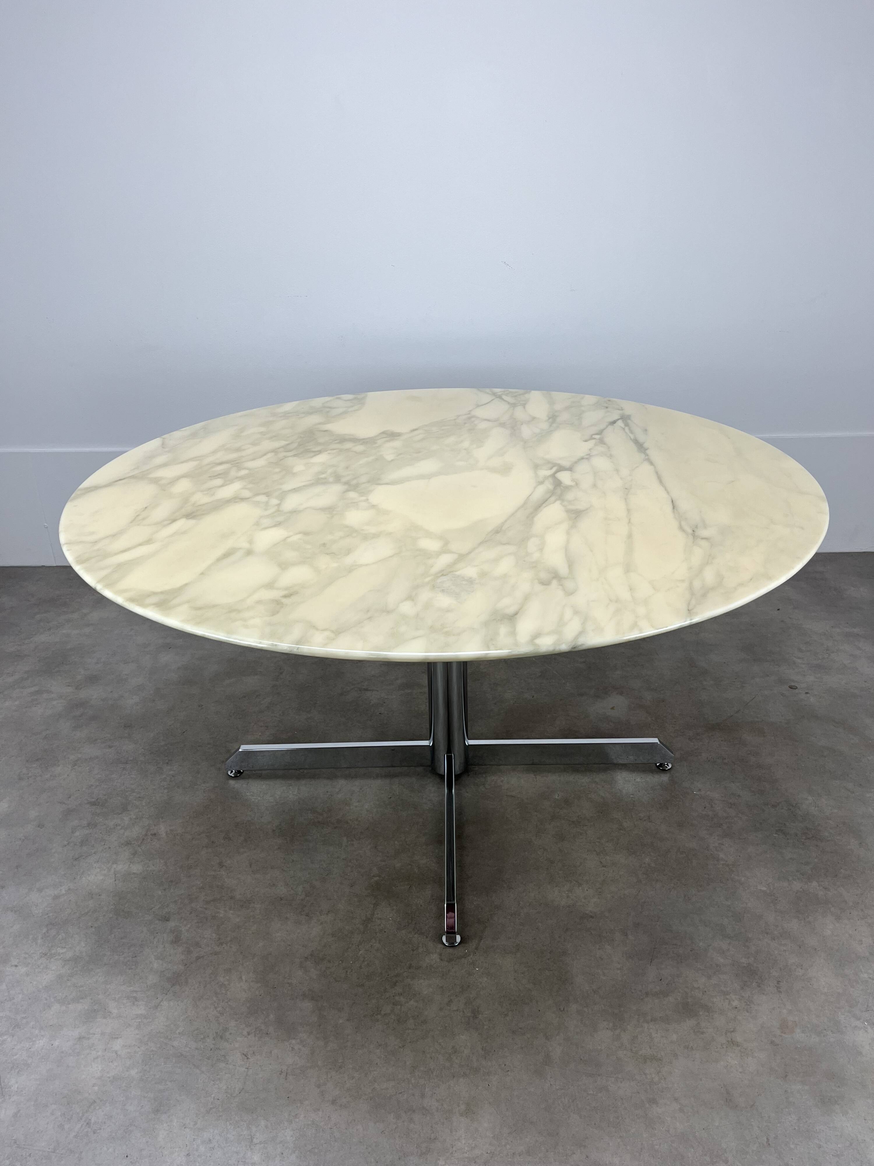 Roche Bobois round marble table for 6 people, 1970s