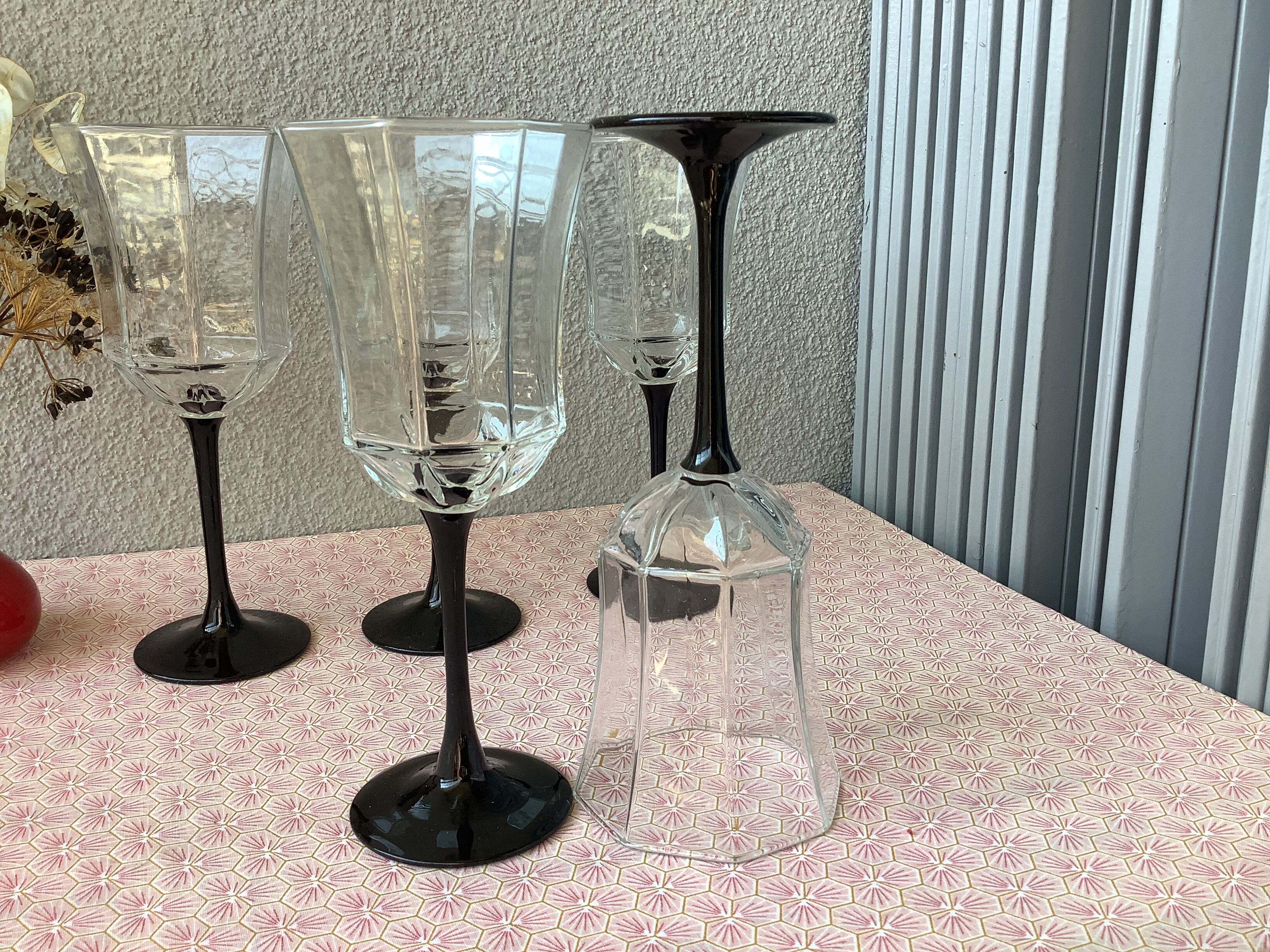 Verres Luminarc Octime à pied noir style art déco
