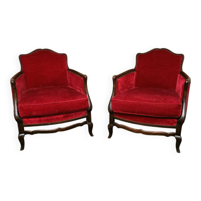 Paire de fauteuils bergère style Louis XV en velours rouge