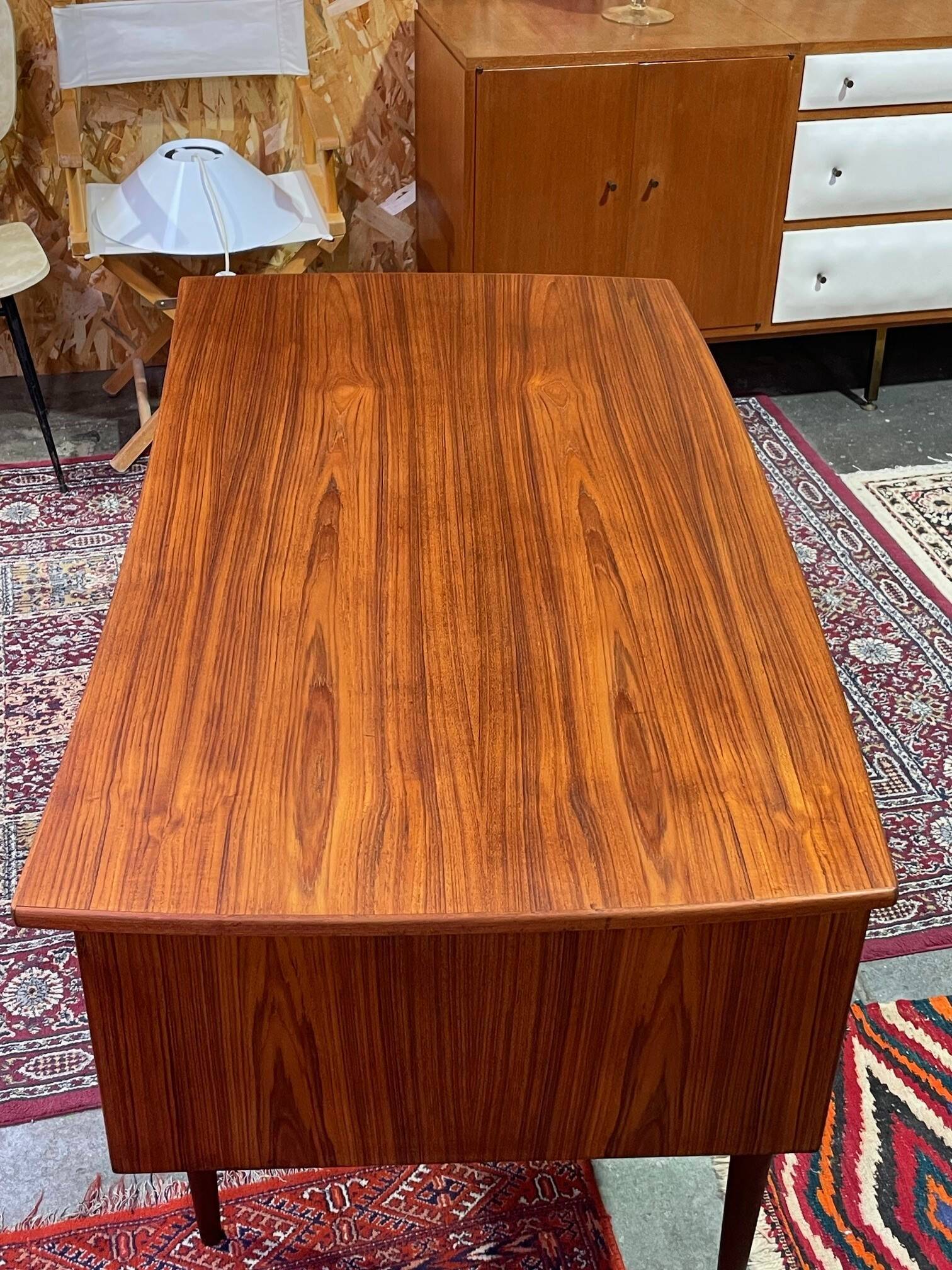 Vintage double-sided desk in teak, Scandinavian design from the 1960s.