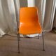 Série de quatre chaises orange
