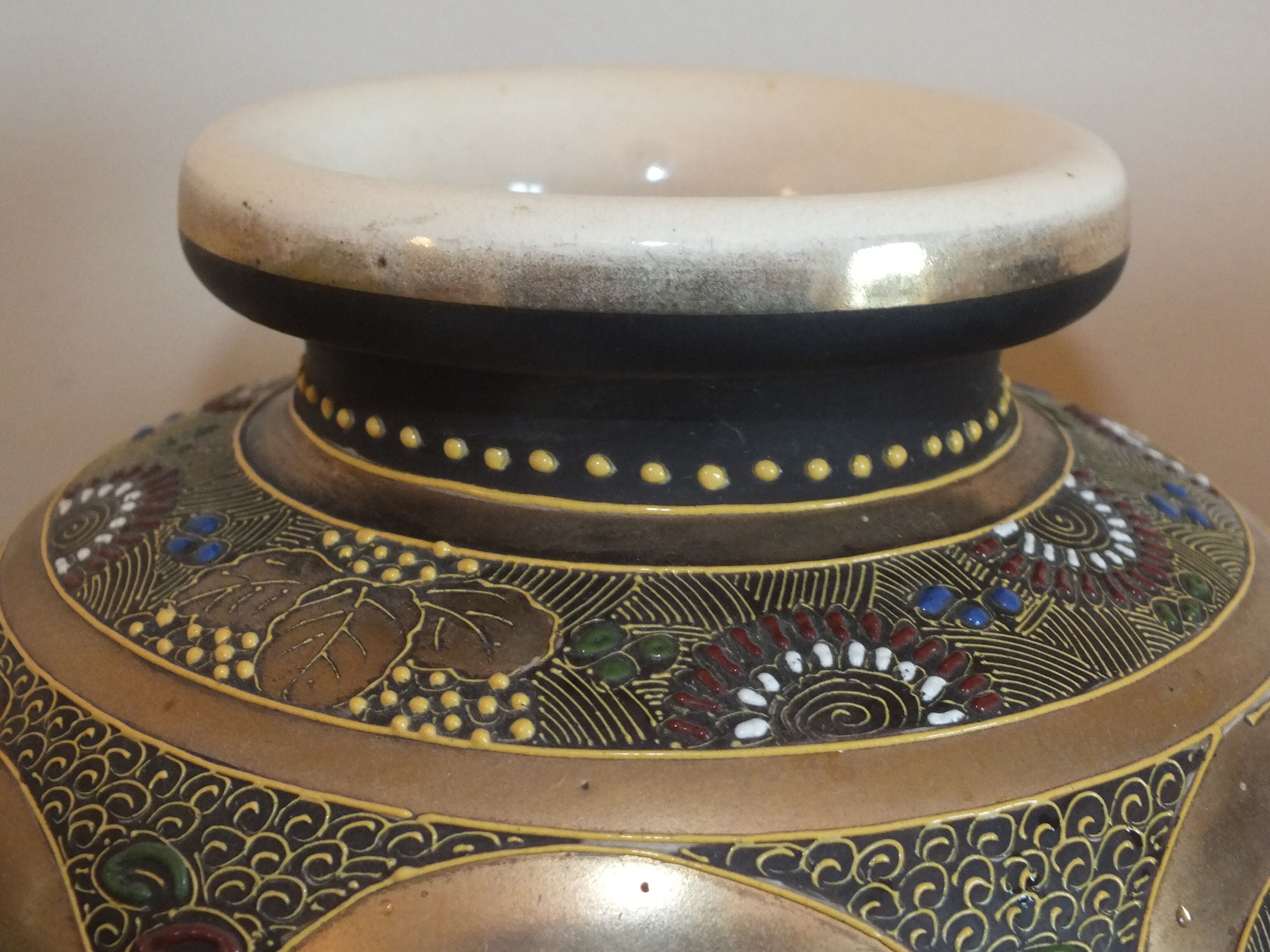 Pair of old Japan Satsuma vases, signed and enamelled