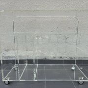 Chariot en lucite épais sur roulettes, années 1970
