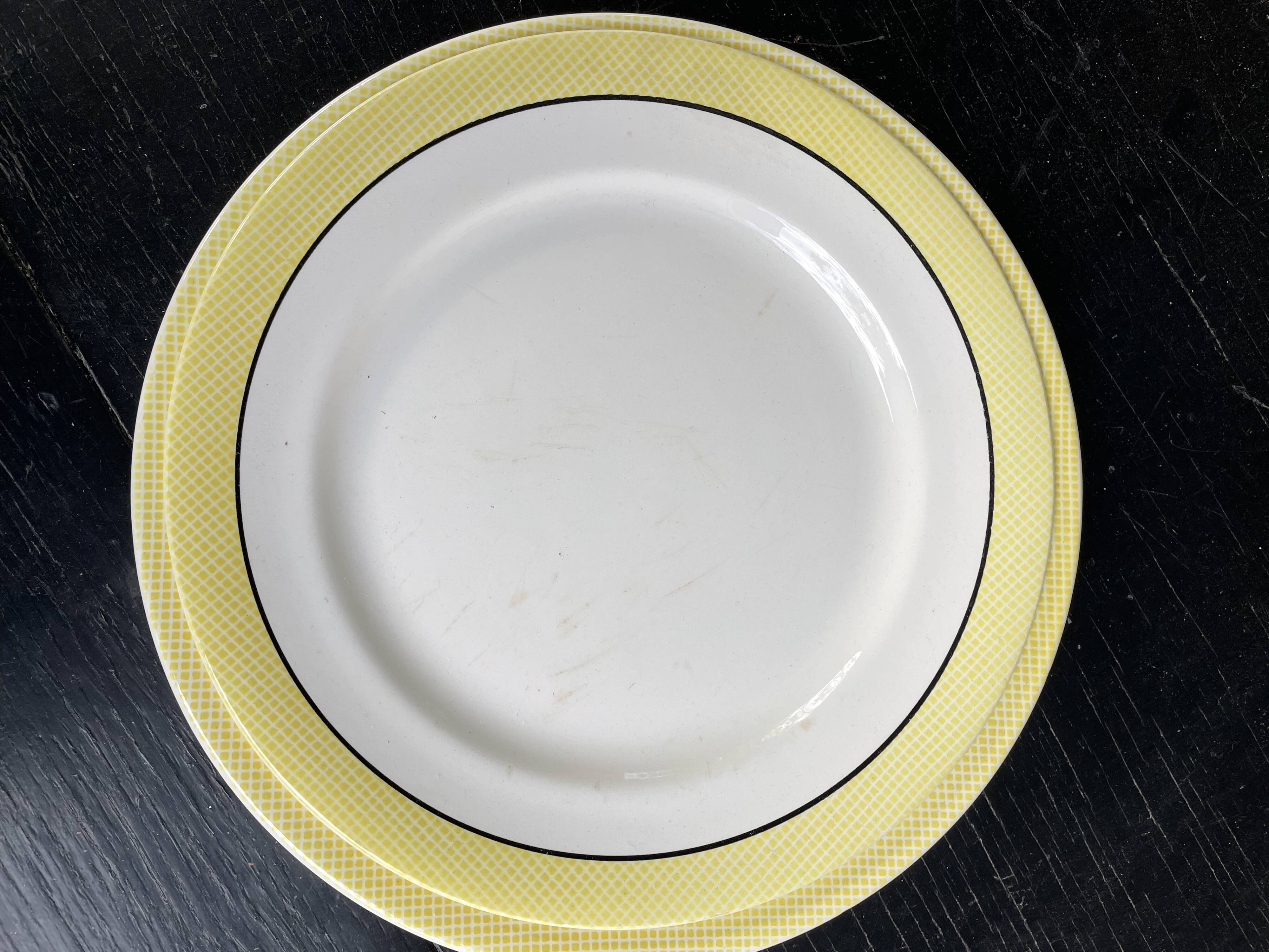 Set of 2 large plates and a round platter, Salins Meudon Yellow