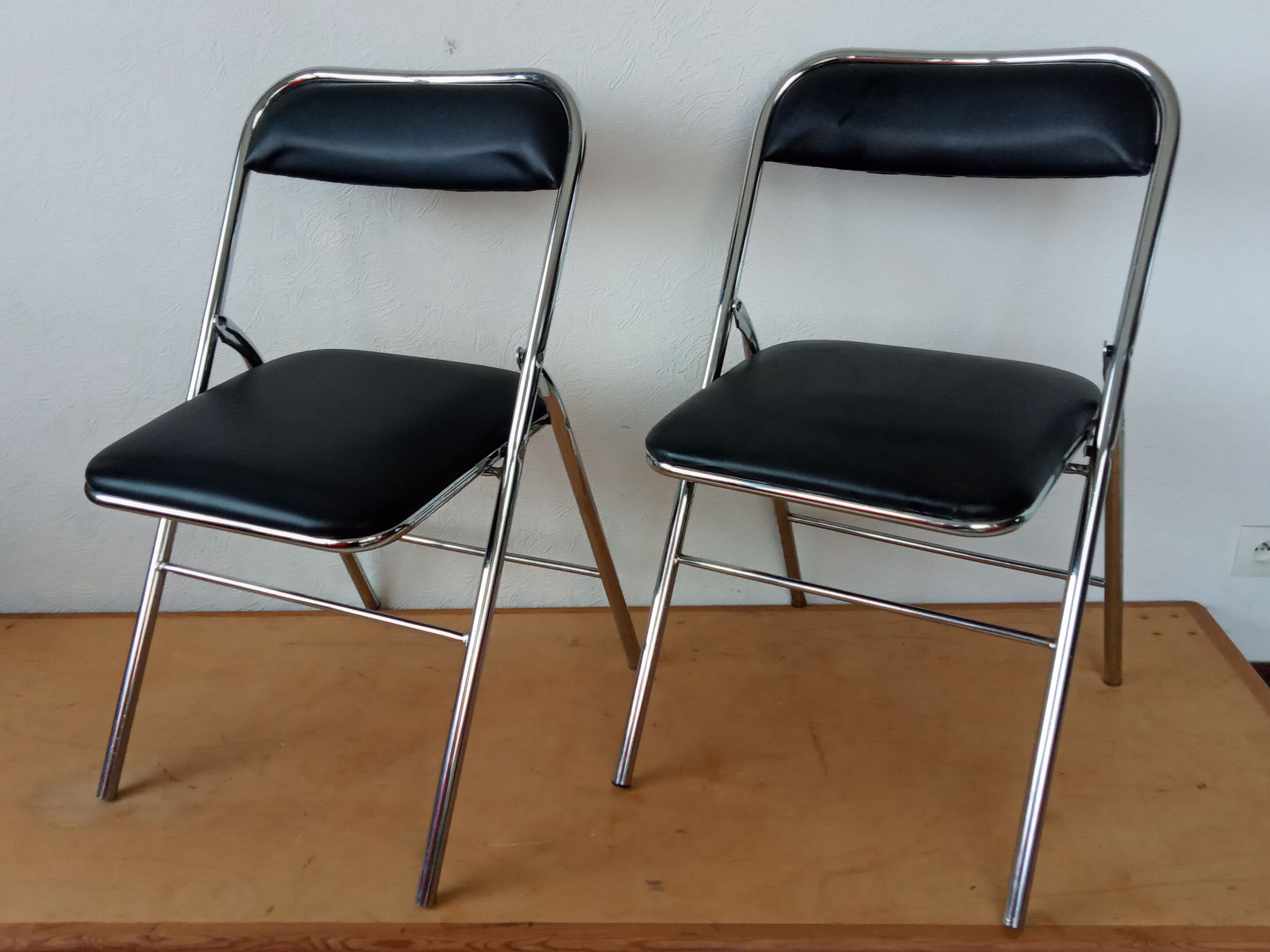 Pair of folding chairs 80s